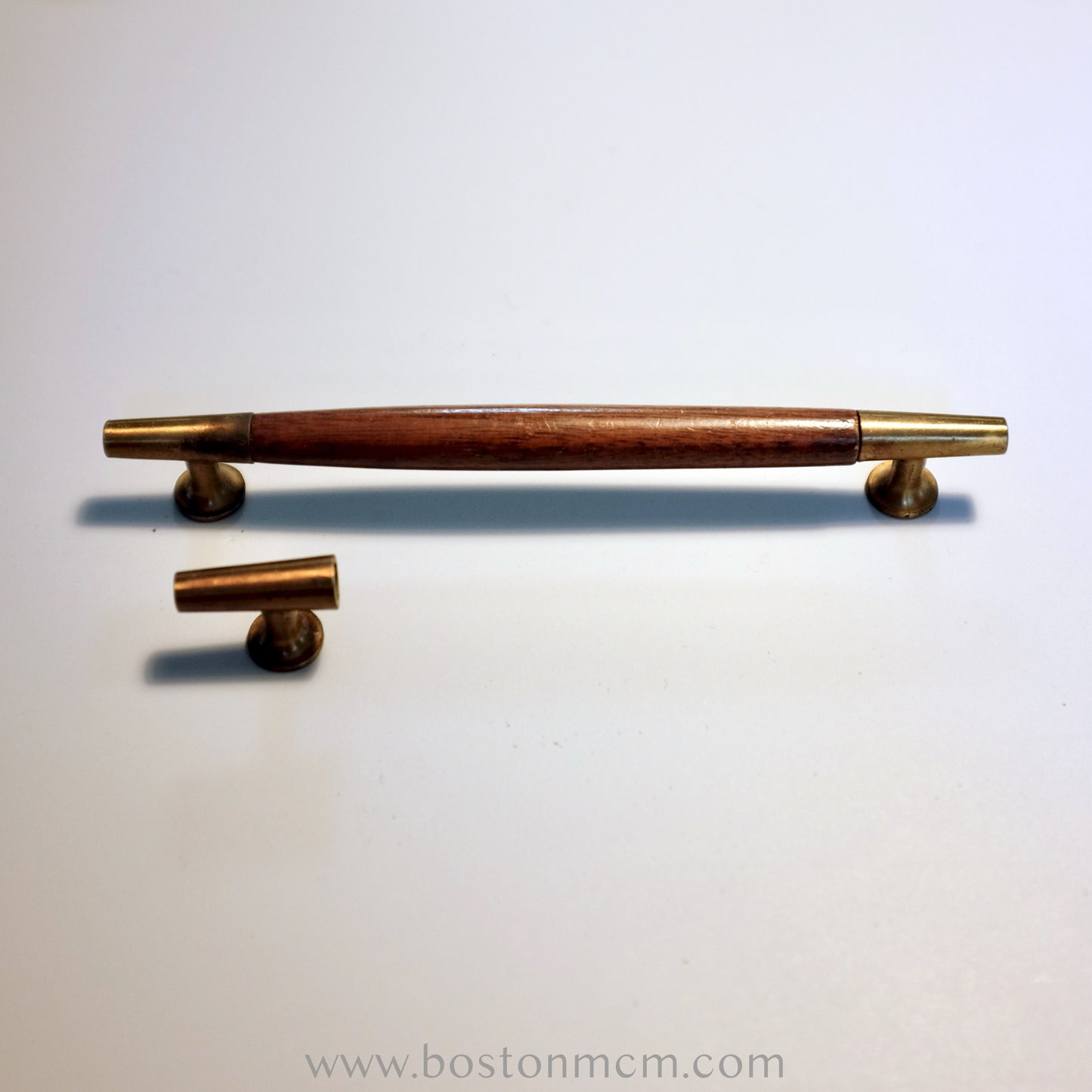American of Martinsville "Accord" Wooden & Metal Handle - #A107