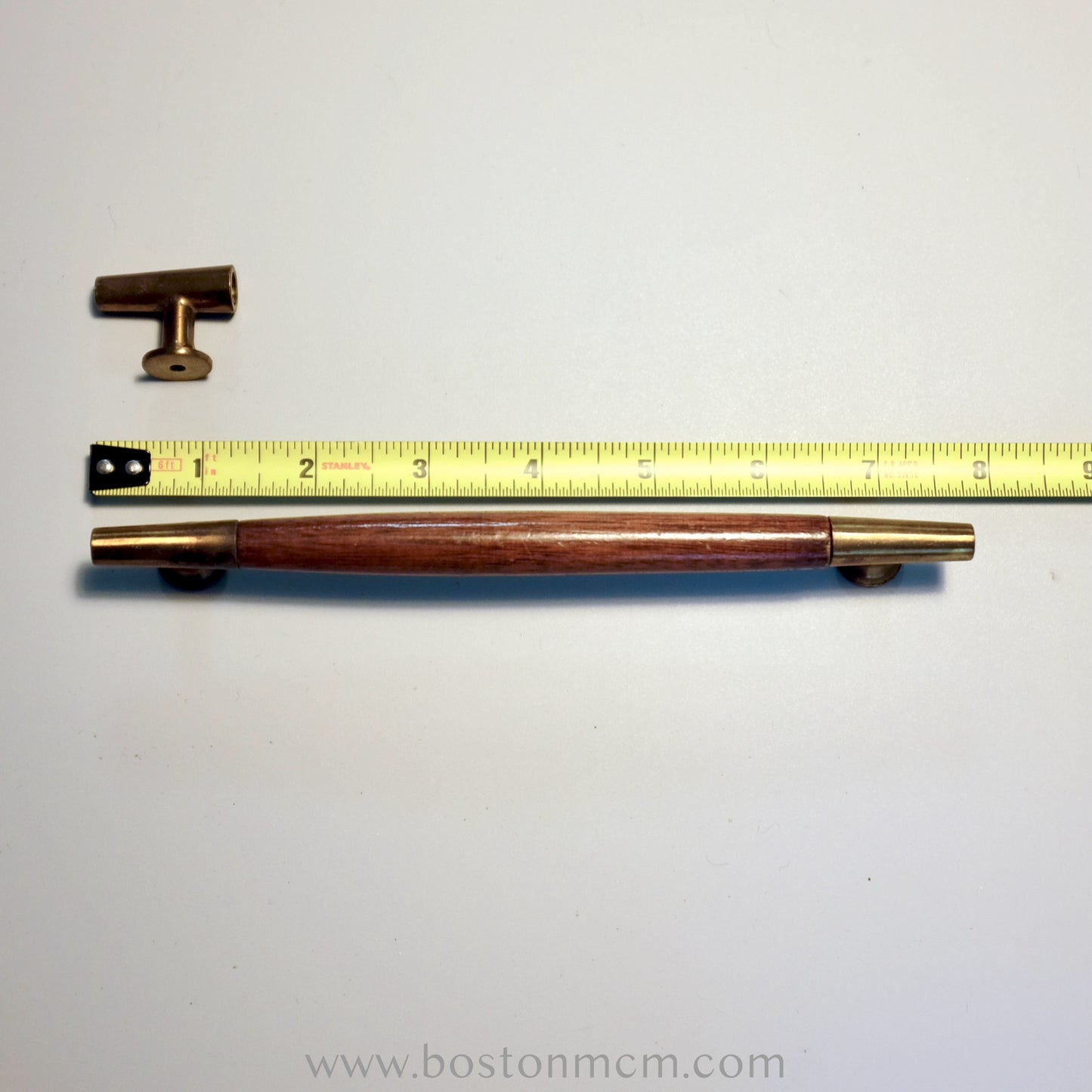 American of Martinsville "Accord" Wooden & Metal Handle - #A107