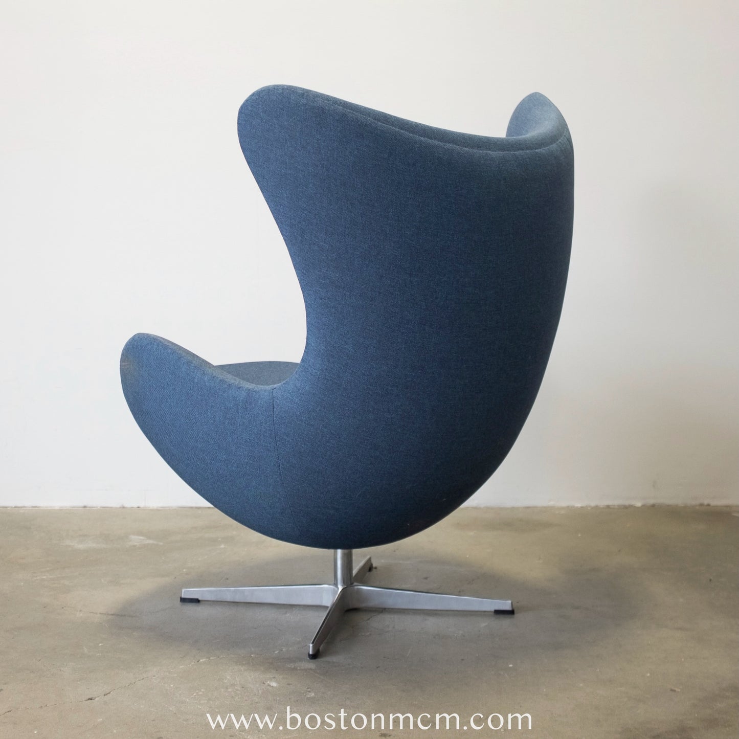 Replica of Egg Chair Originally Designed by Arne Jacobsen