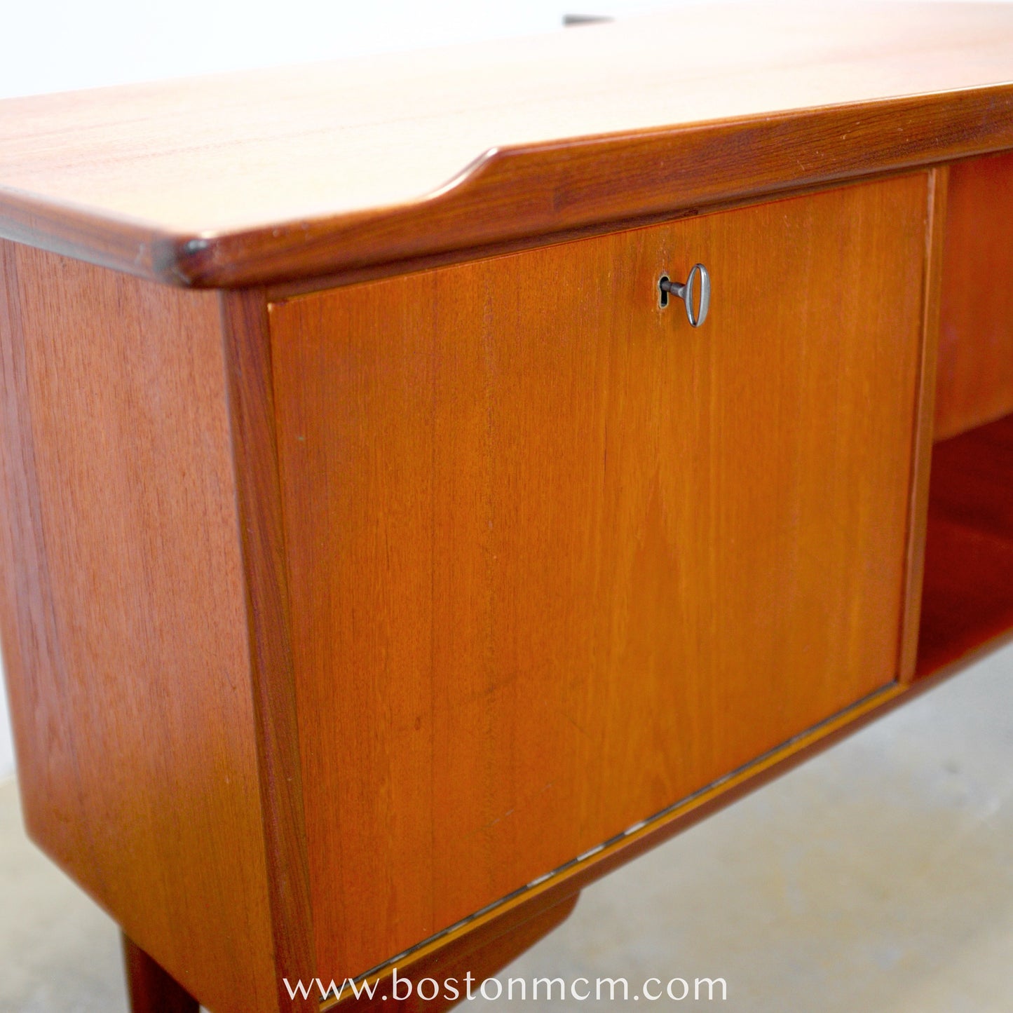 Lelångs Möbelfabrik Swedish Teak Boomerang Desk - #A1518- Designed by Goren Strand