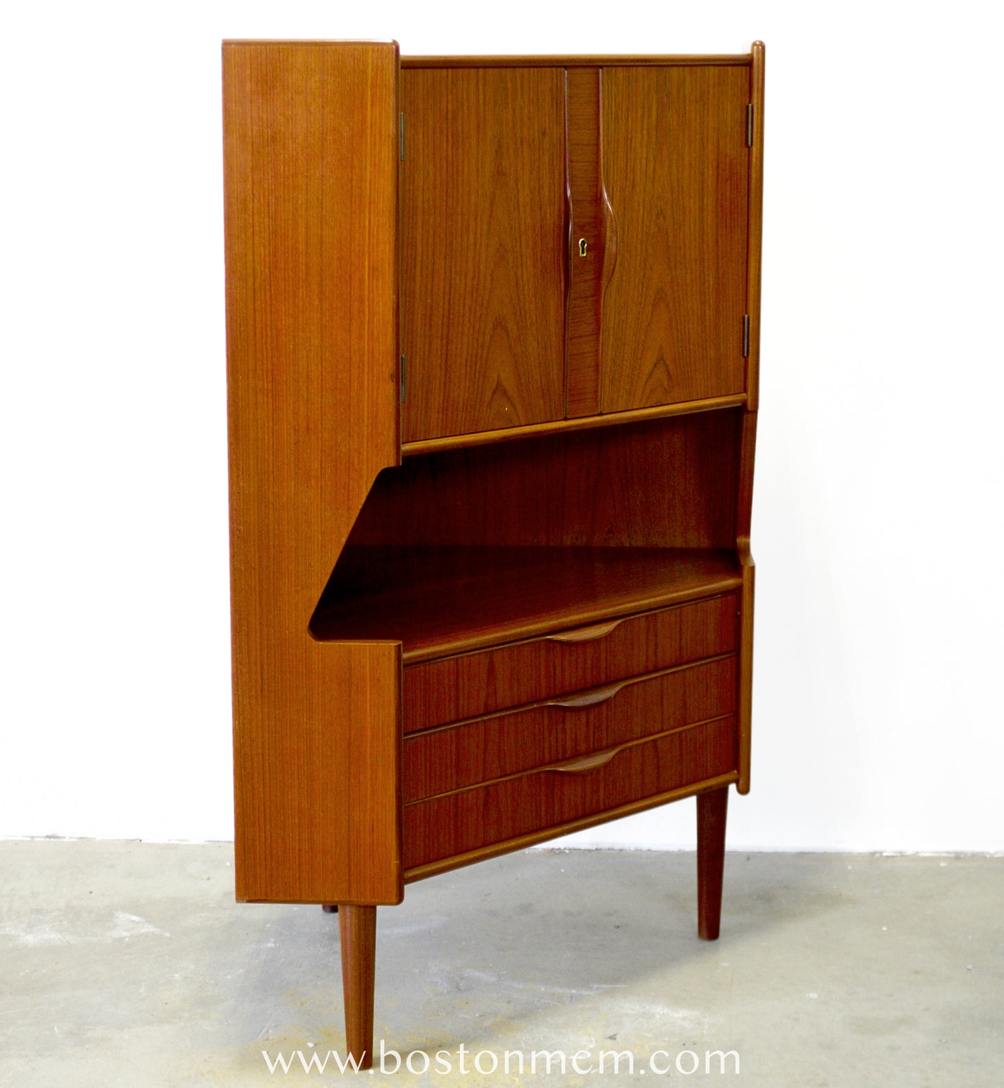 Omann Jun. Møbelfabrik Teak Corner Cabinet with Bar - #A1806