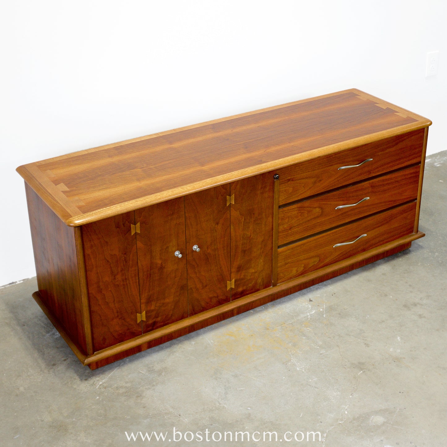 Lane “Acclaim” Cedar Blanket Chest - #A1709