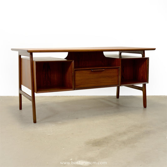 Omann Jun. Møbelfabrik
Model No. 75 Rosewood Desk - #A2251