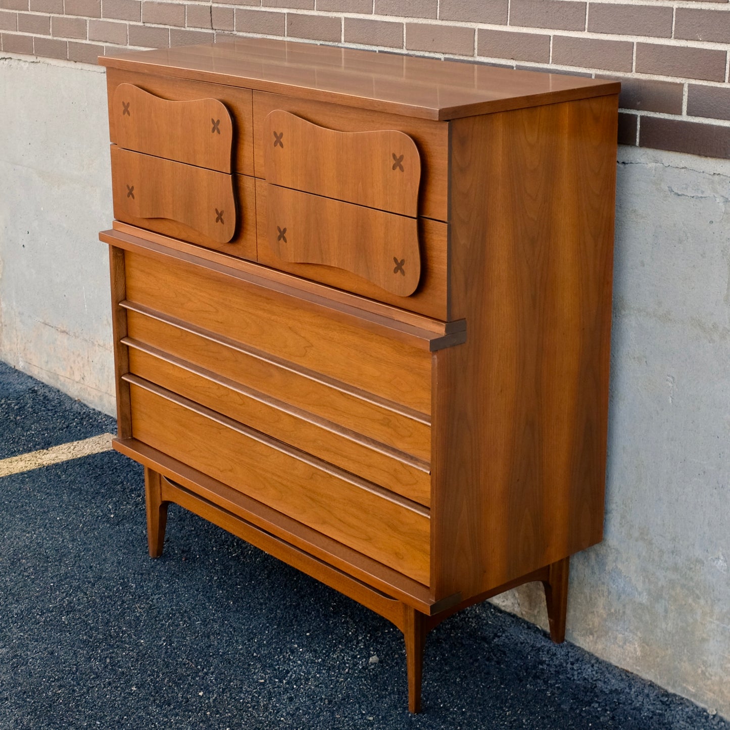 Bassett Furniture "Monterey" Walnut & Rosewood Dresser