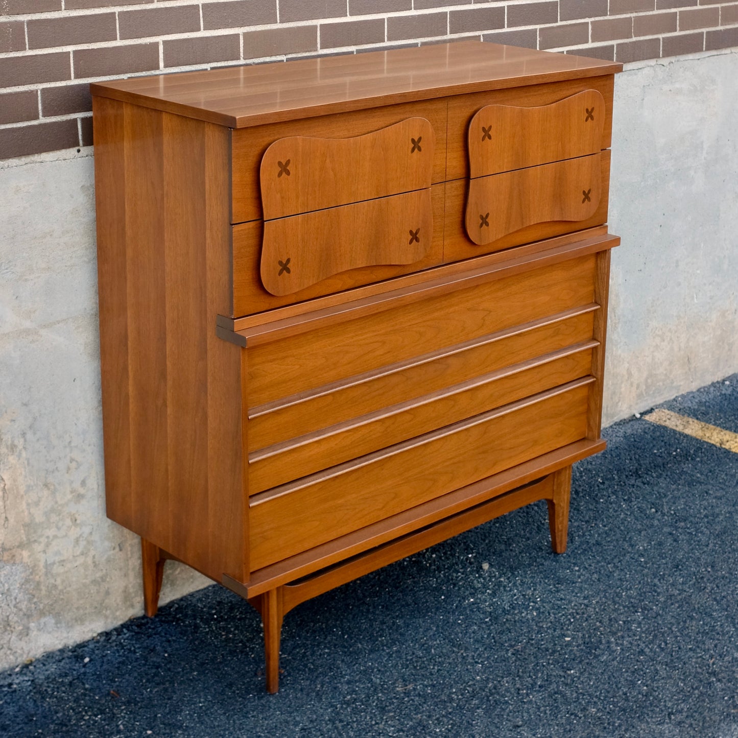 Bassett Furniture "Monterey" Walnut & Rosewood Dresser