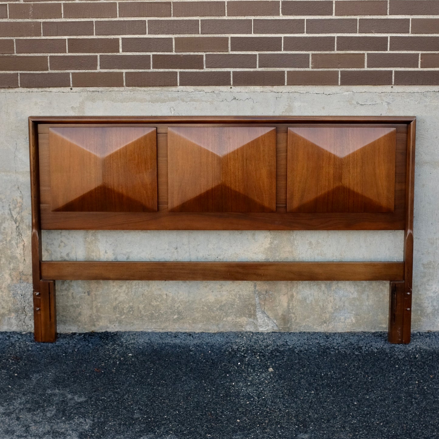 United Furniture Diamond Front Walnut Queen Headboard