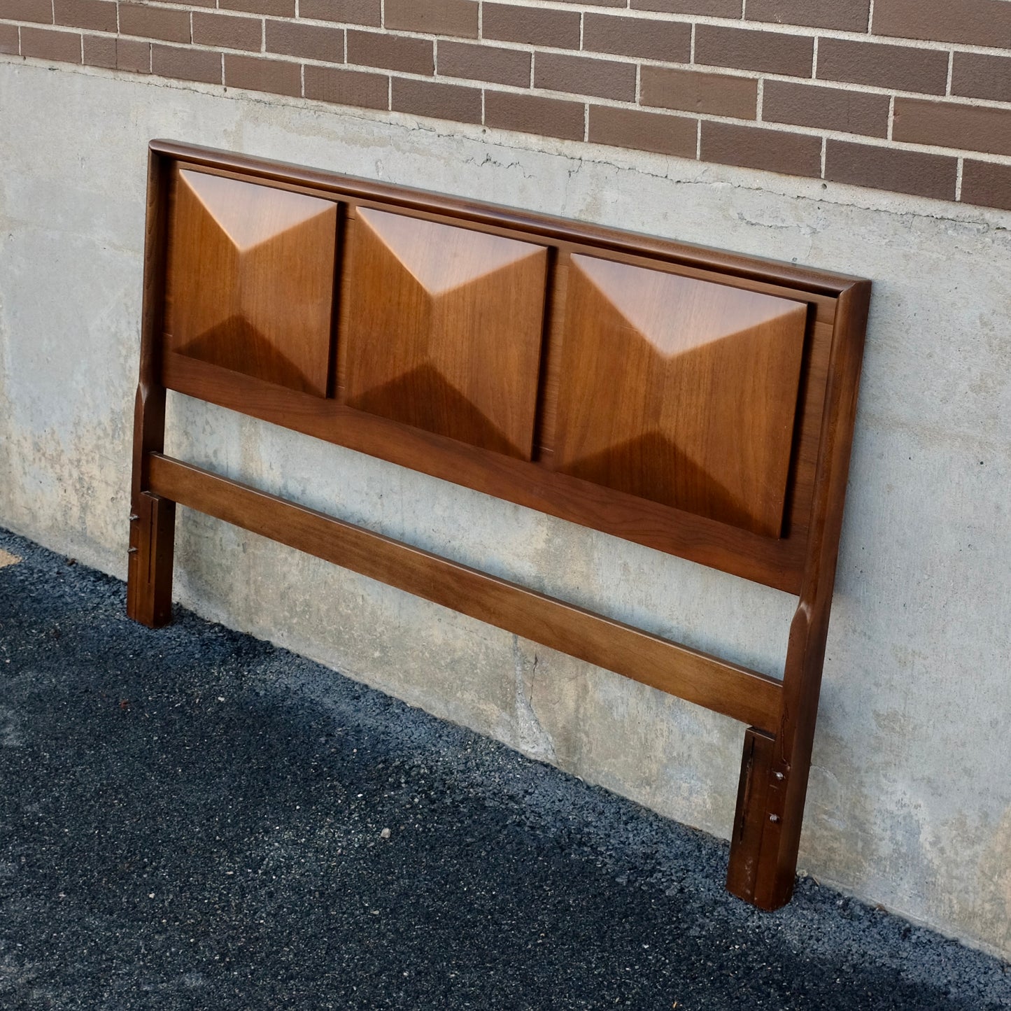 United Furniture Diamond Front Walnut Queen Headboard