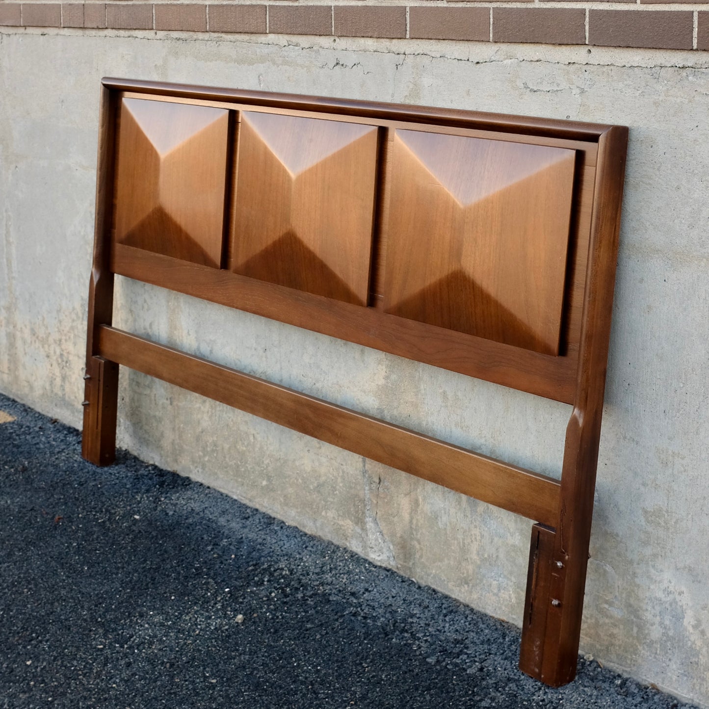 United Furniture Diamond Front Walnut Queen Headboard