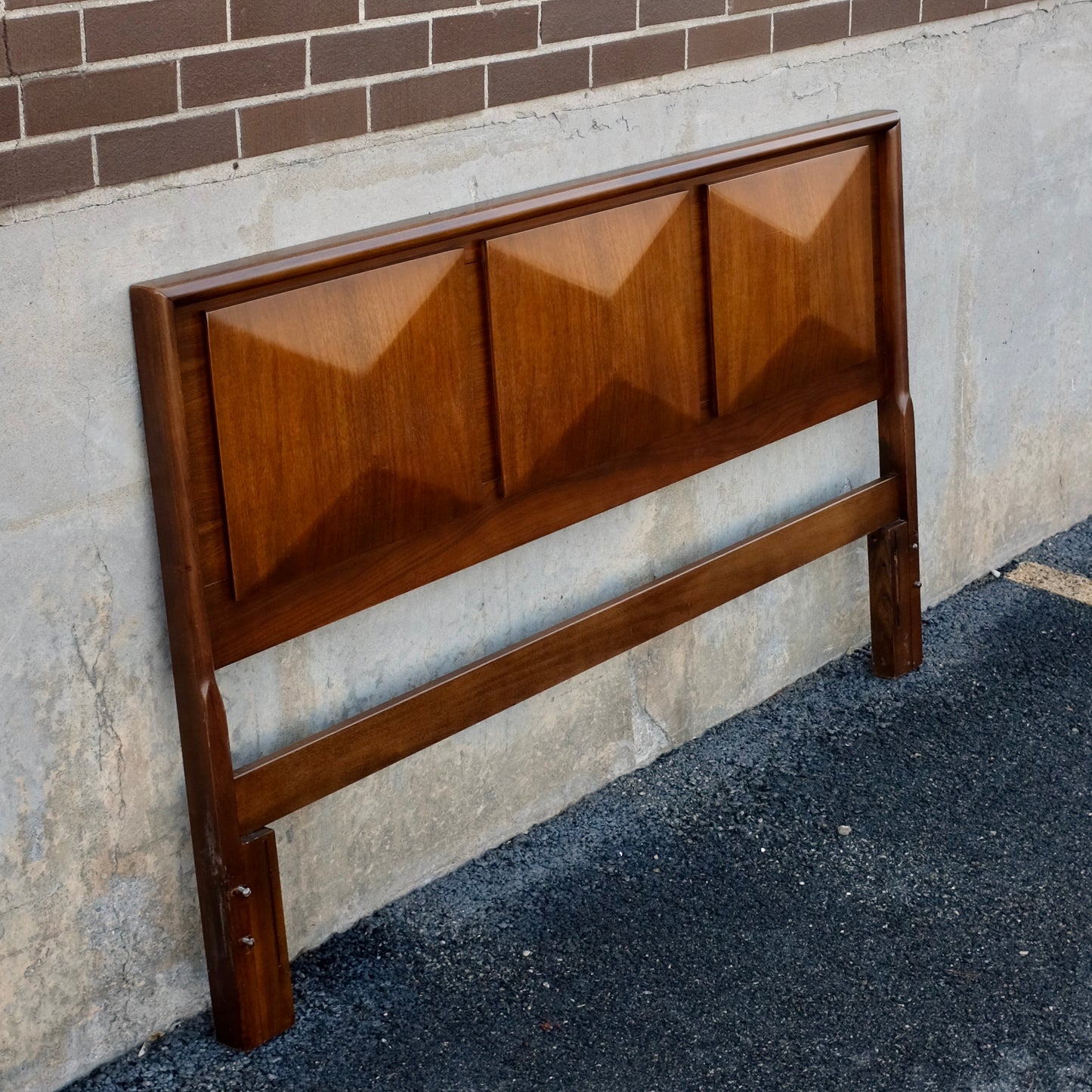 United Furniture Diamond Front Walnut Queen Headboard