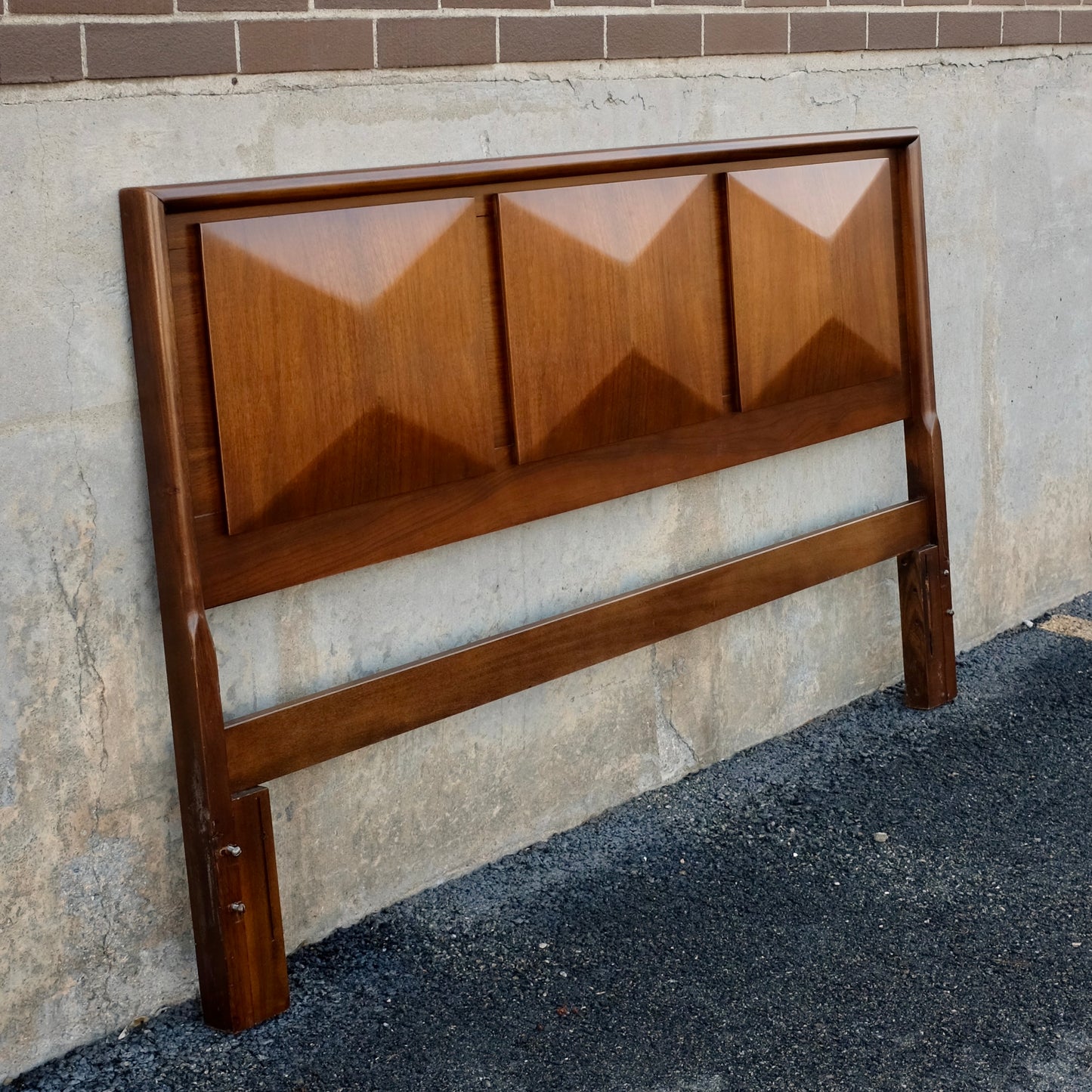 United Furniture Diamond Front Walnut Queen Headboard