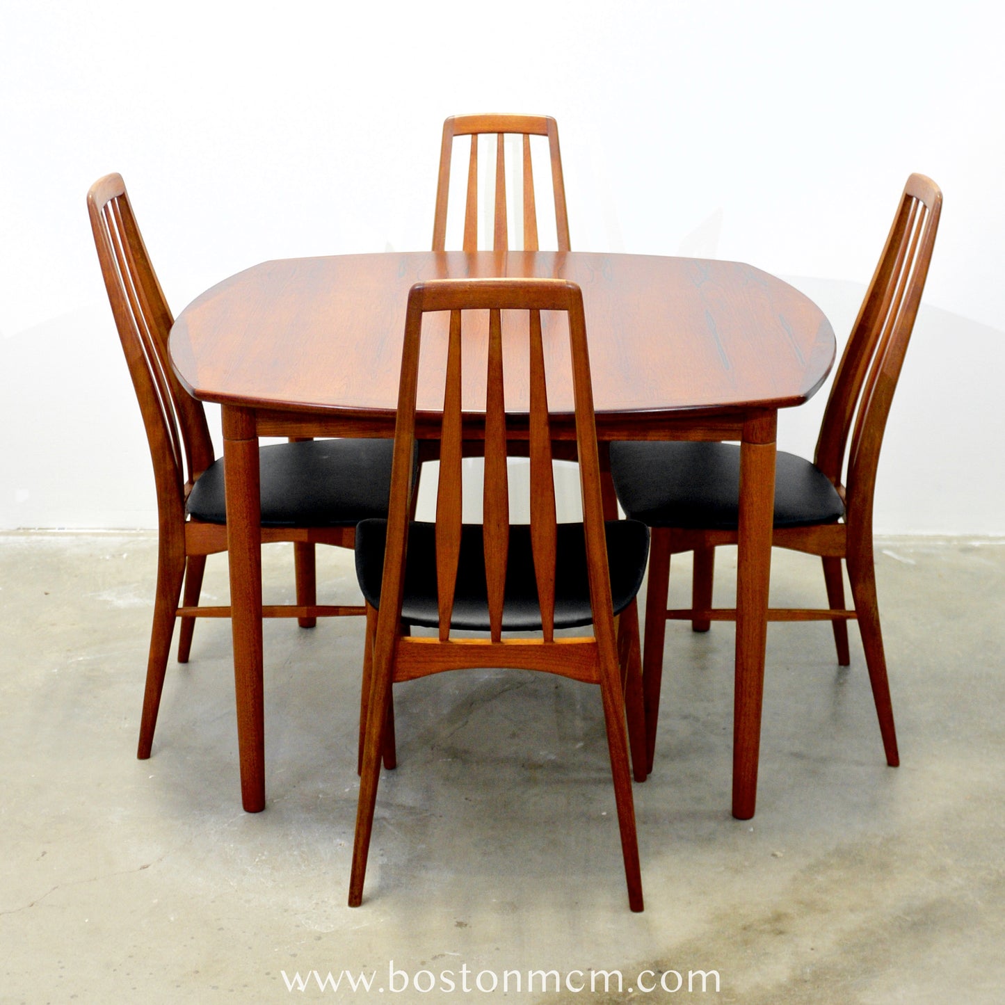 Bramin Møbler Rosewood Dining Table Designed by H.W. Klein