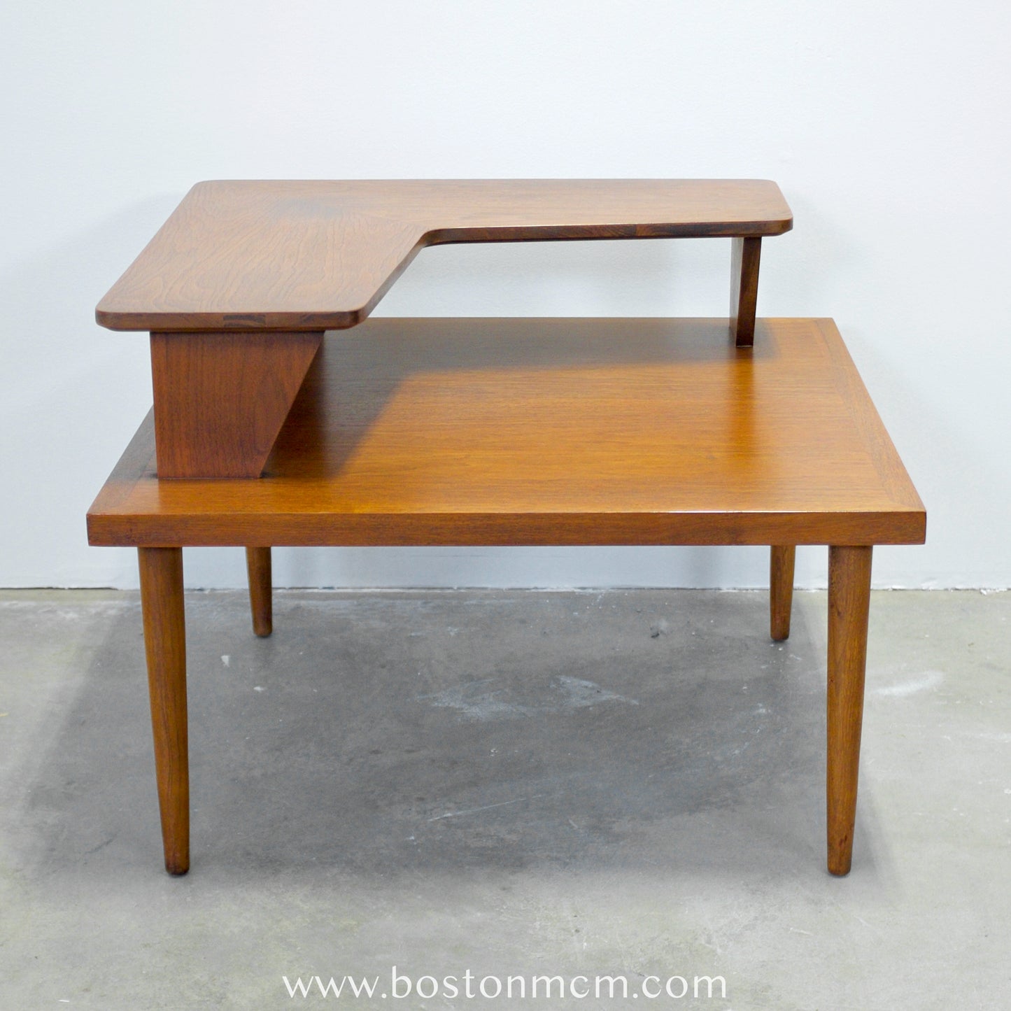 American of Martinsville "Accord" Corner Table with Shelf