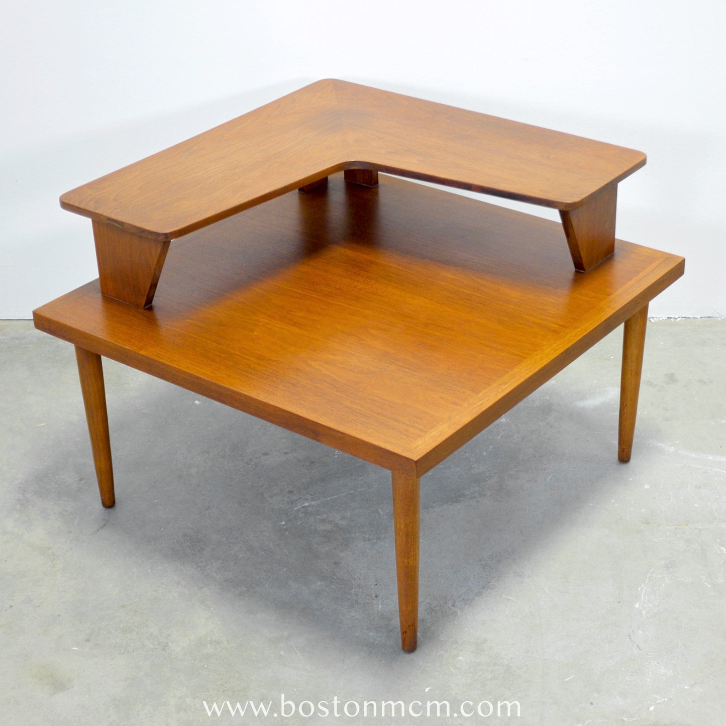American of Martinsville "Accord" Corner Table with Shelf