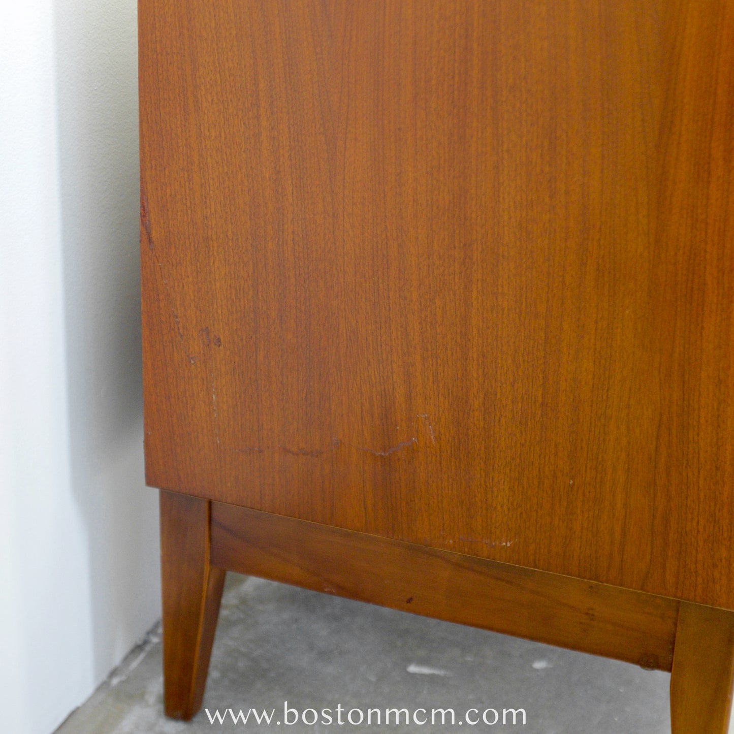 Dixie Furniture "Portfolio" Walnut 9 Drawer Dresser
