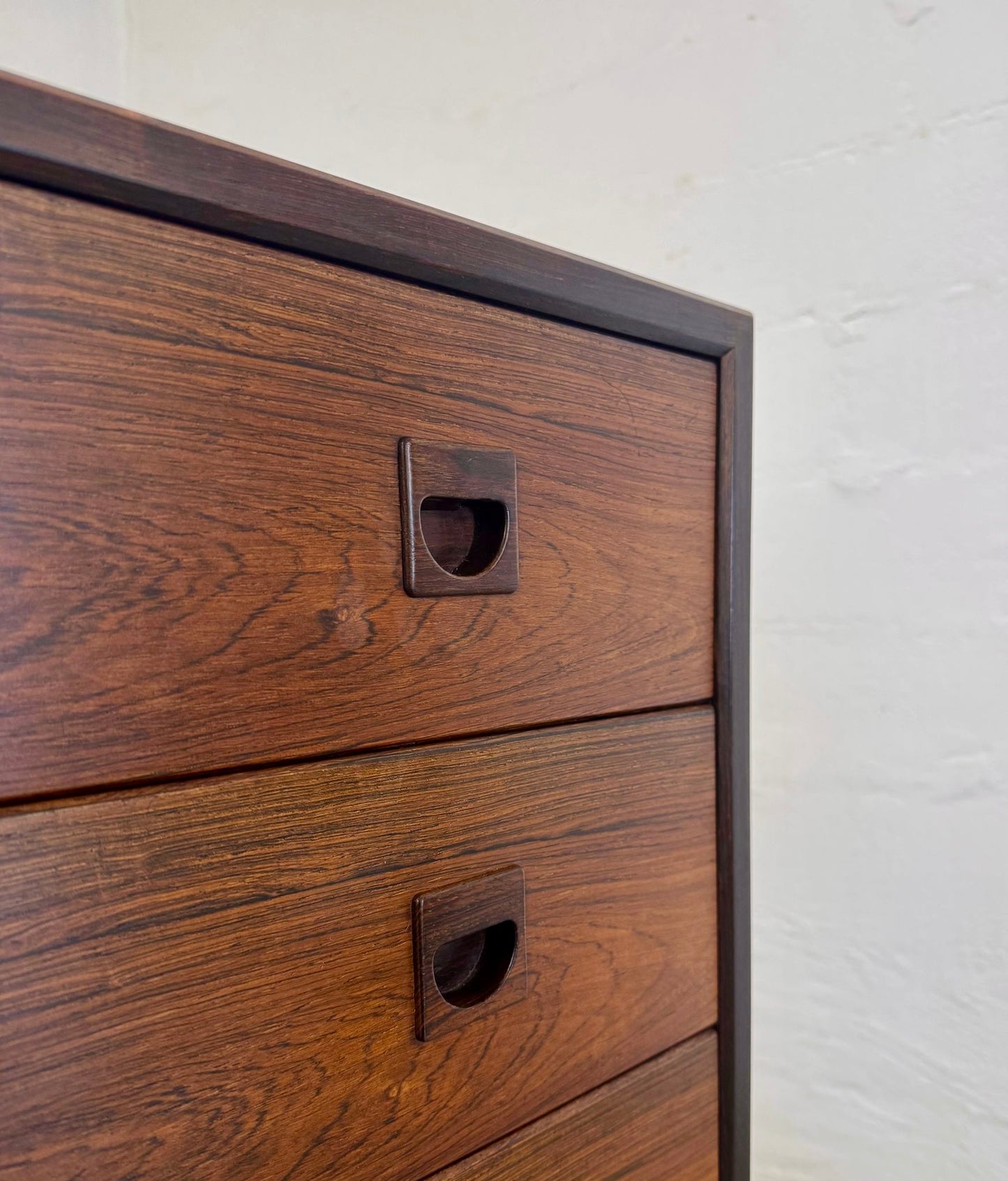Brouer Møbelfabrik
5 Drawer Dresser in Rosewood Designed by Erik Brouer - #A1697