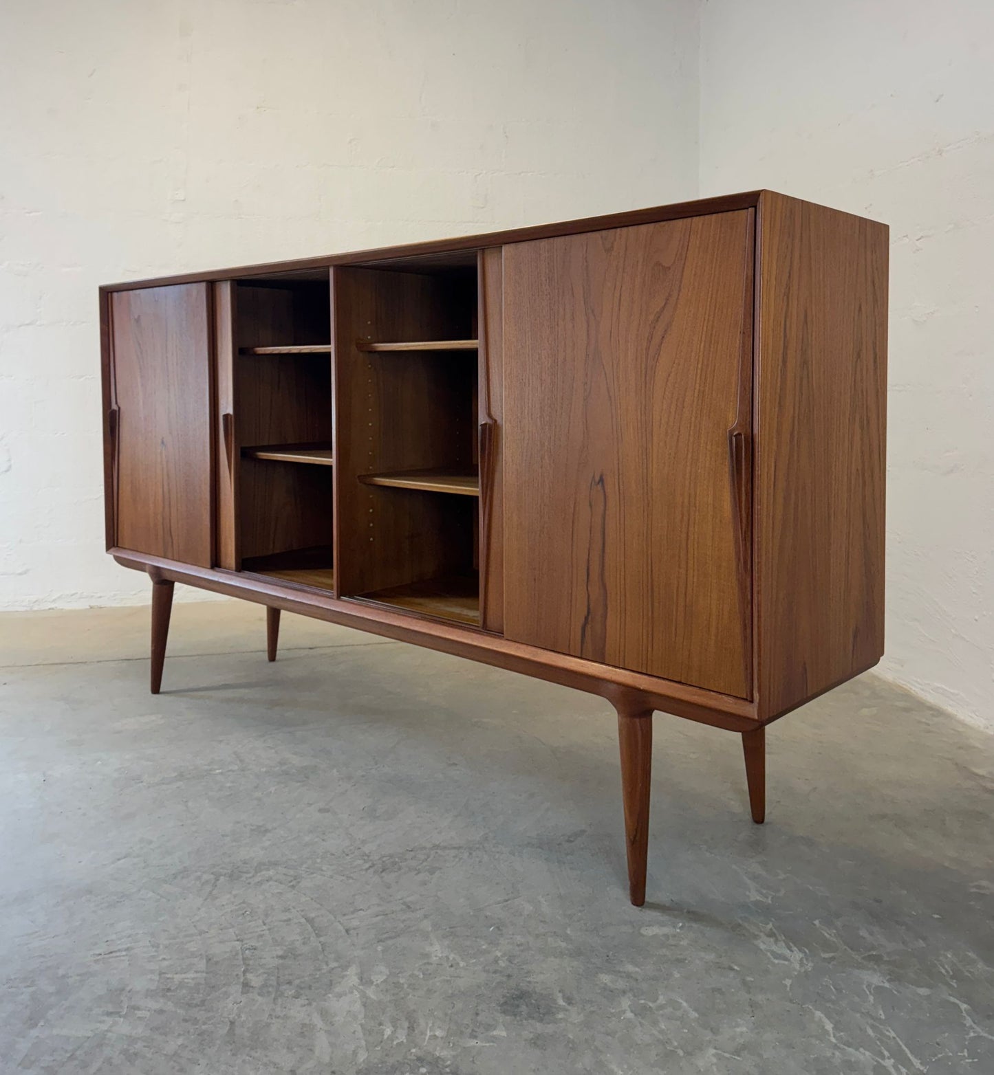 Omann Jun. Møbelfabrik
Model #19 Tall Sideboard / Highboard - #A1777