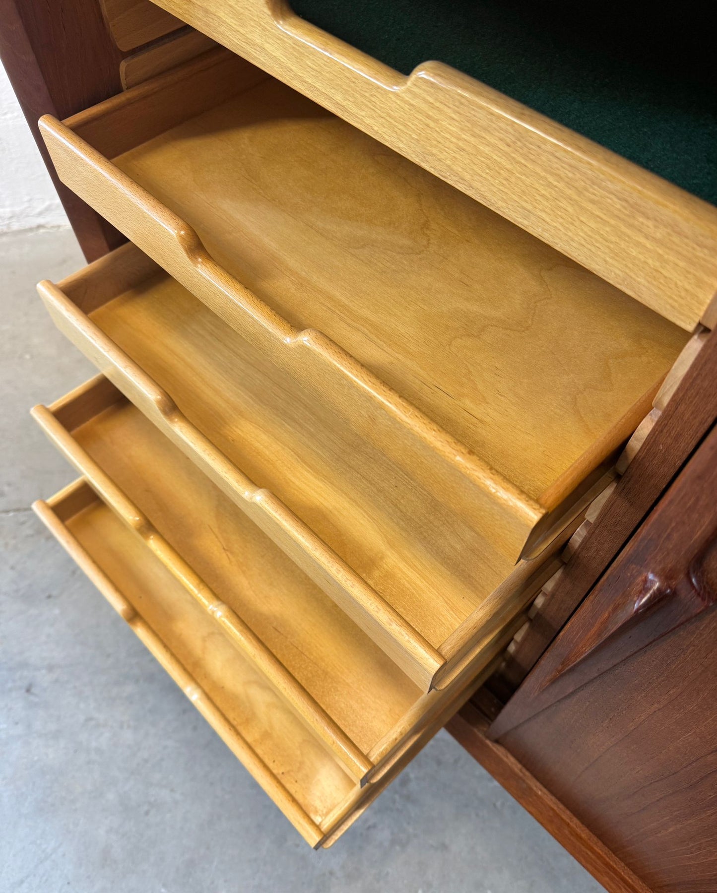 Omann Jun. Møbelfabrik
Model #19 Tall Sideboard / Highboard - #A1777