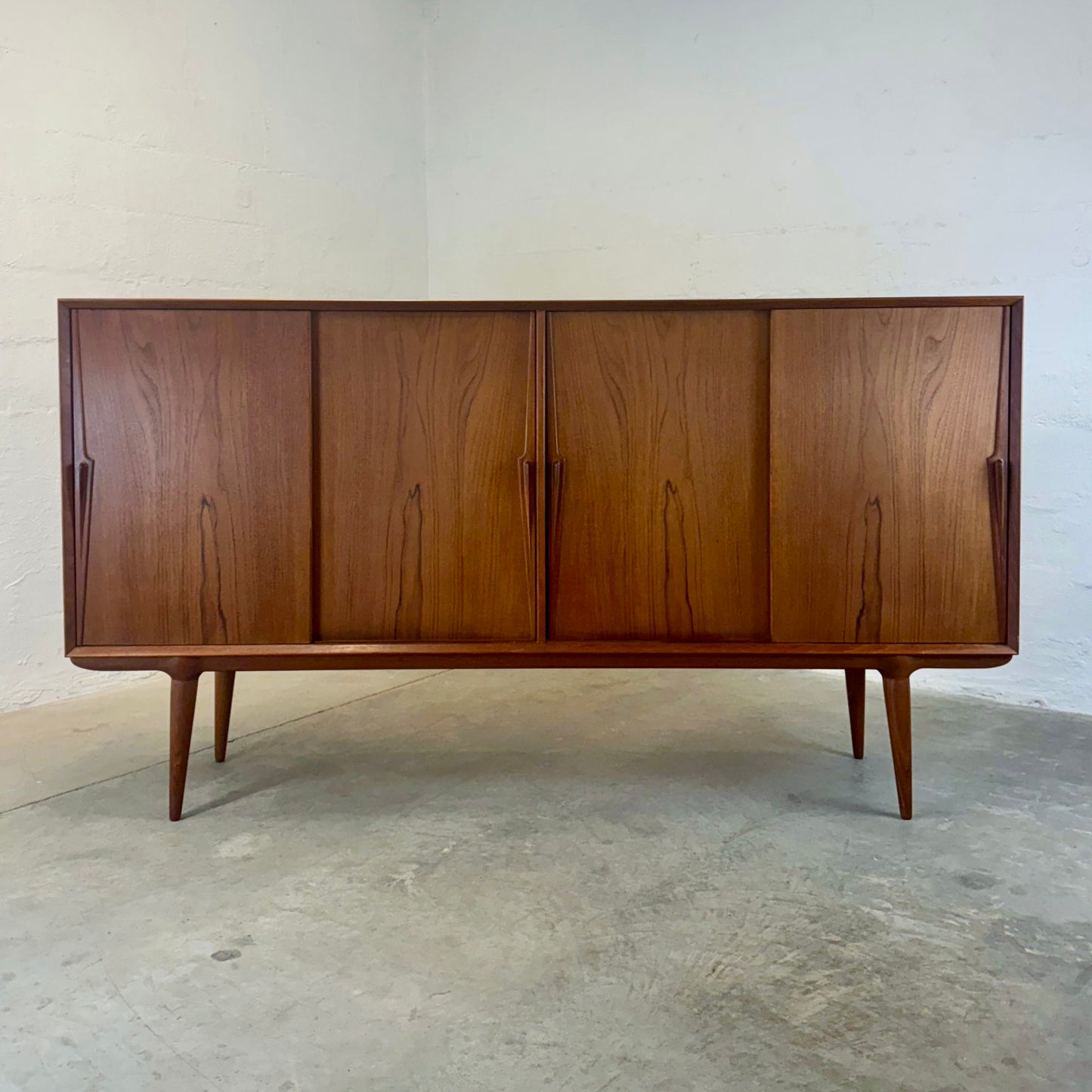 Omann Jun. Møbelfabrik
Model #19 Tall Sideboard / Highboard - #A1777