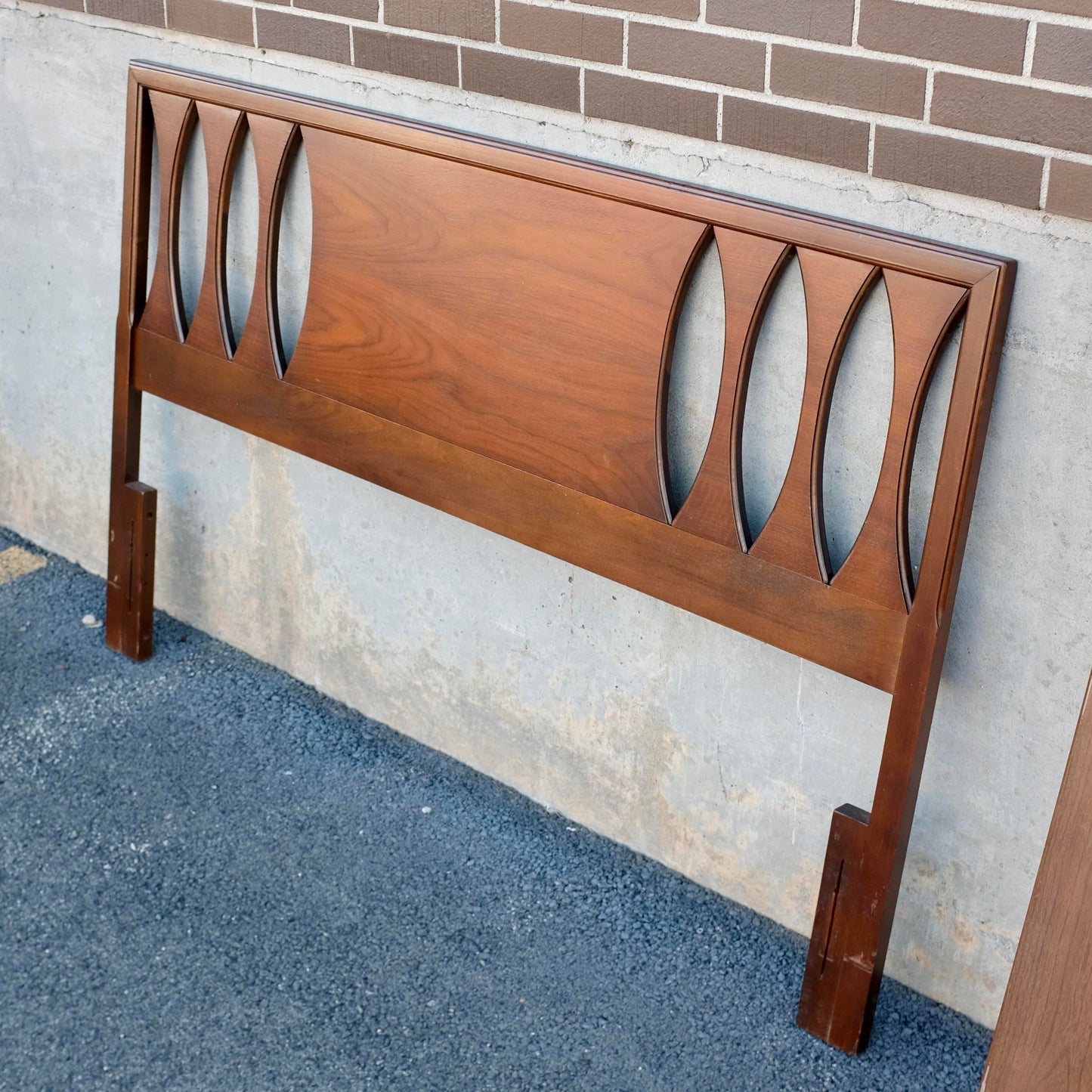 United Furniture "Silhouette '70" Queen Size Walnut Headboard