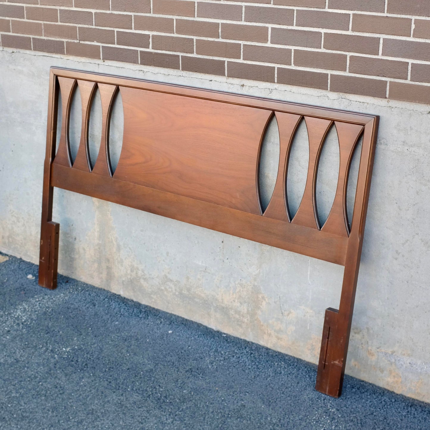 United Furniture "Silhouette '70" Queen Size Walnut Headboard