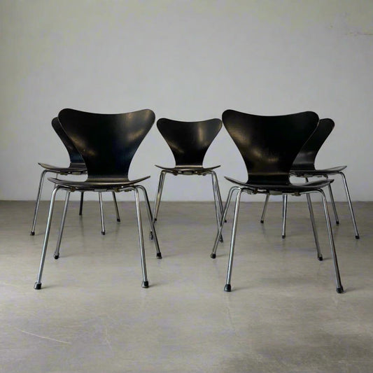 Fritz Hansen Set of Five Series 7 Chairs AKA Model 3107 Designed by Arne Jacobsen - #A1574