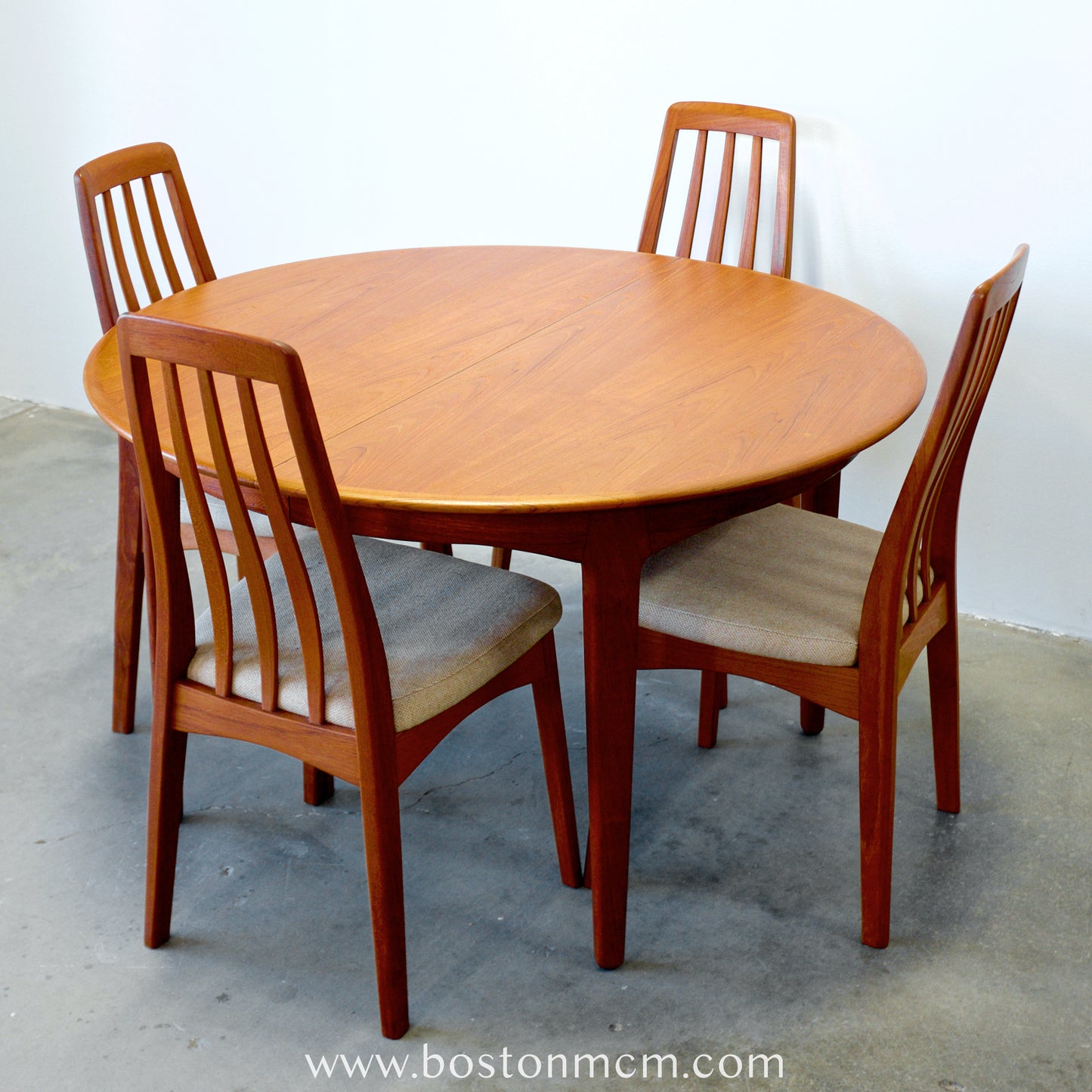 Sorø Stolefabrik Model #62 Danish Teak Round Dining Table with 4 Leaves Designed by Henning Kjærnulf - #A1665