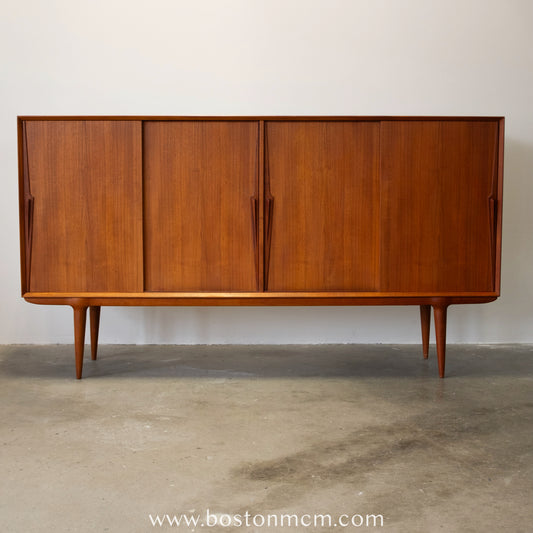Omann Jun. Møbelfabrik Model 19 Tall Sideboard / Highboard - #A1589 Designed by Gunni Omann