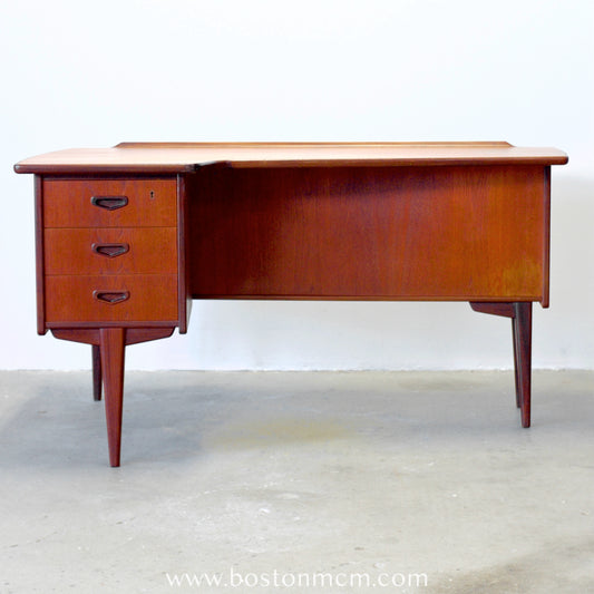 Lelångs Möbelfabrik Swedish Teak Boomerang Desk - #A1518- Designed by Goren Strand
