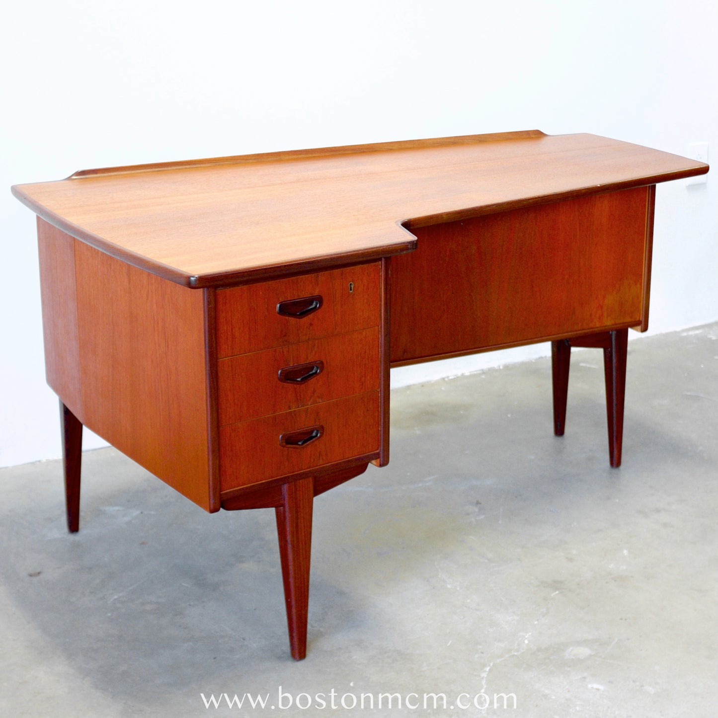 Lelångs Möbelfabrik Swedish Teak Boomerang Desk - #A1518- Designed by Goren Strand