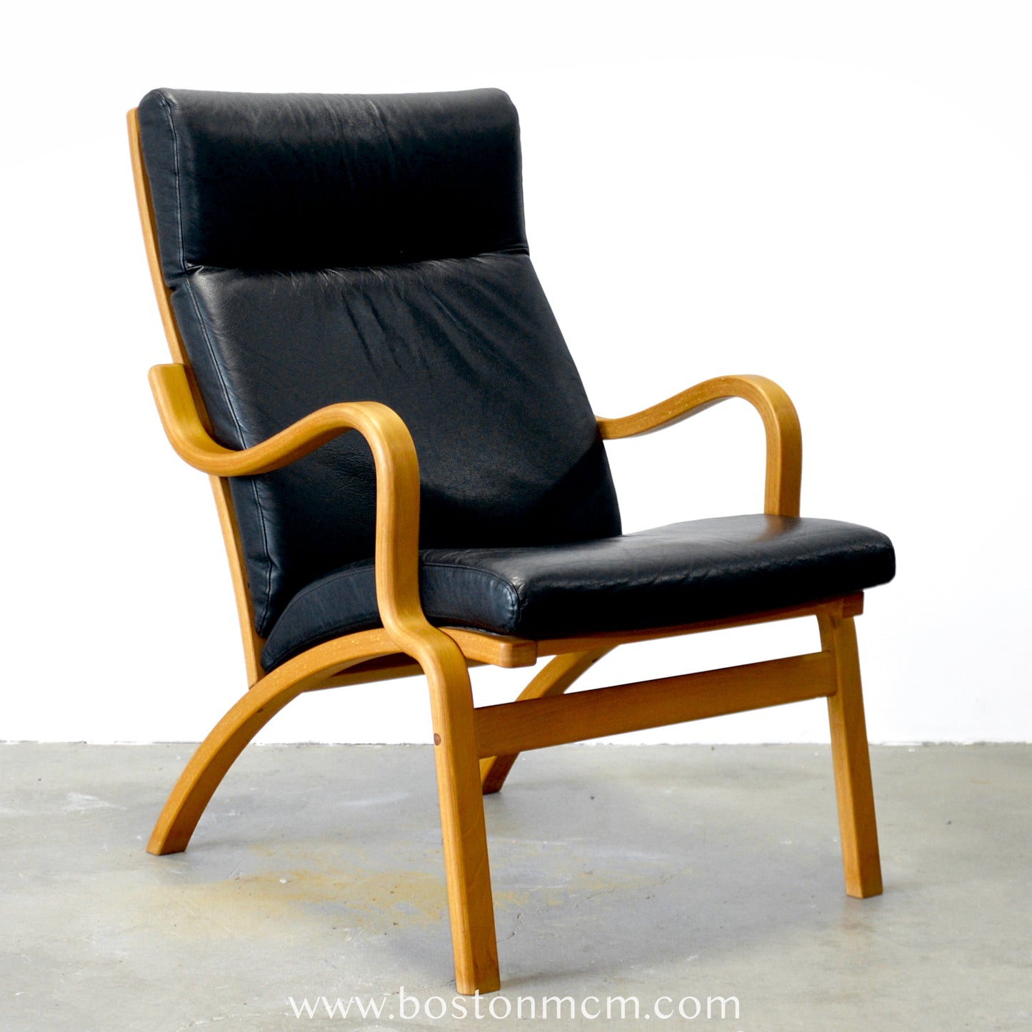 Stouby Bentwood Beech Armchair with Black Leather - #A1825