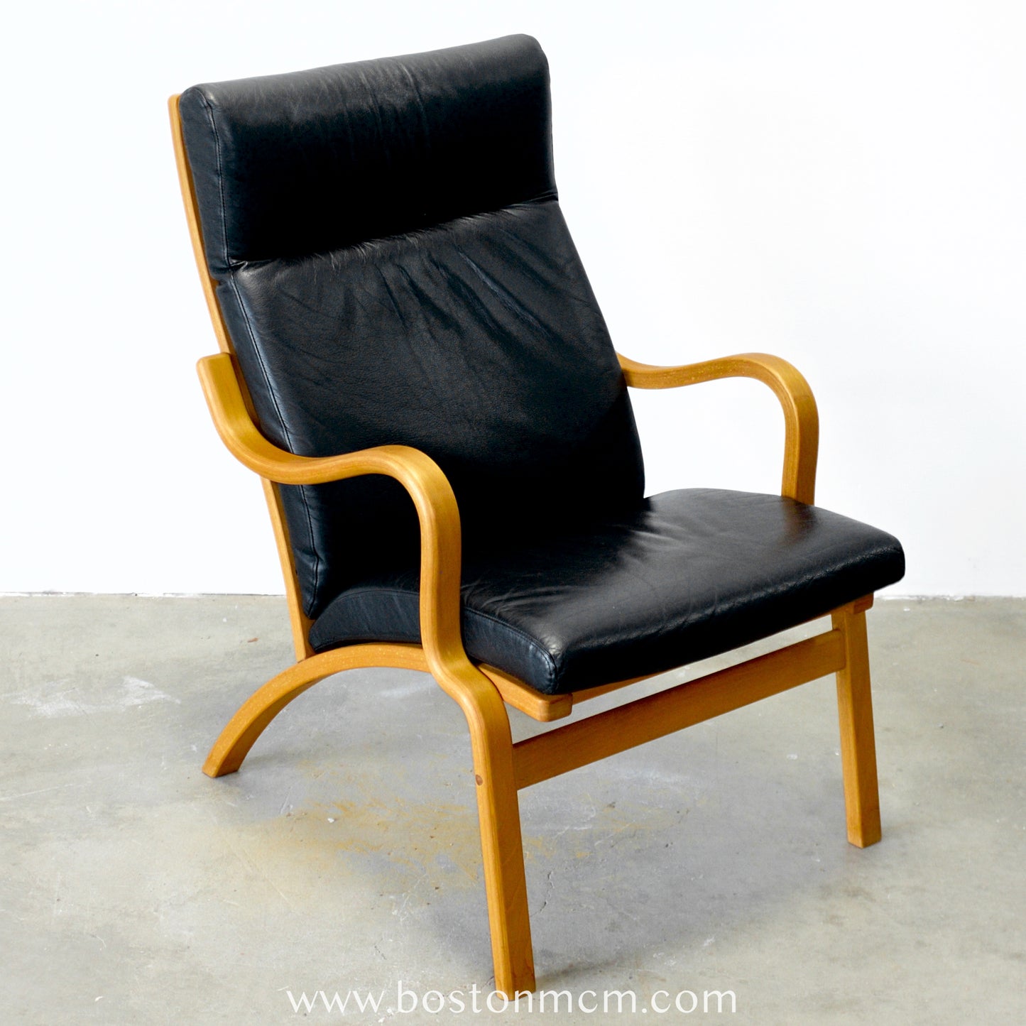 Stouby Bentwood Beech Armchair with Black Leather - #A1825