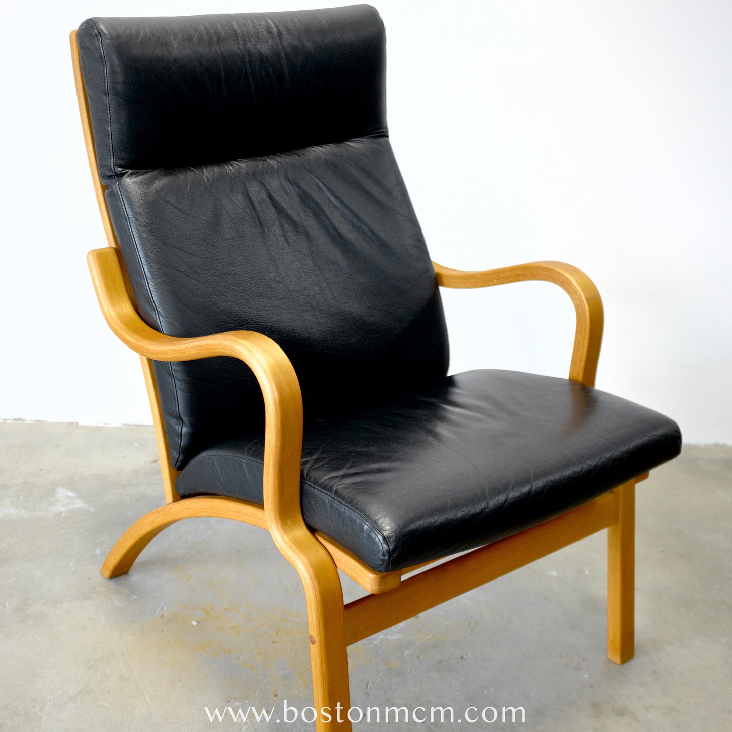 Stouby Bentwood Beech Armchair with Black Leather - #A1825