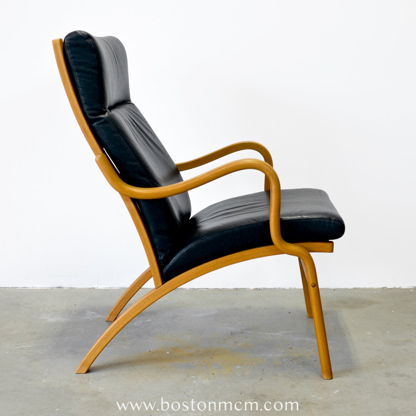 Stouby Bentwood Beech Armchair with Black Leather - #A1825
