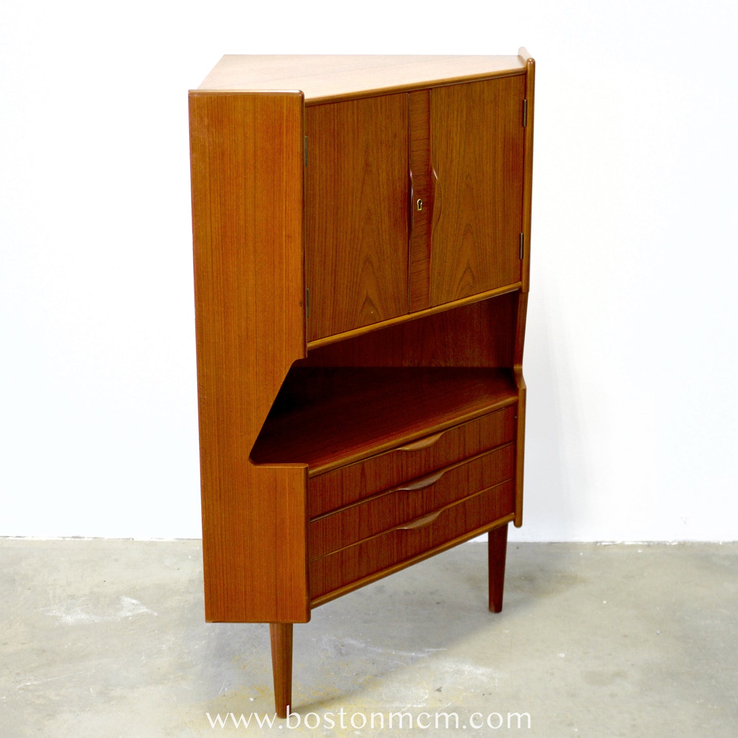 Omann Jun. Møbelfabrik Teak Corner Cabinet with Bar - #A1806