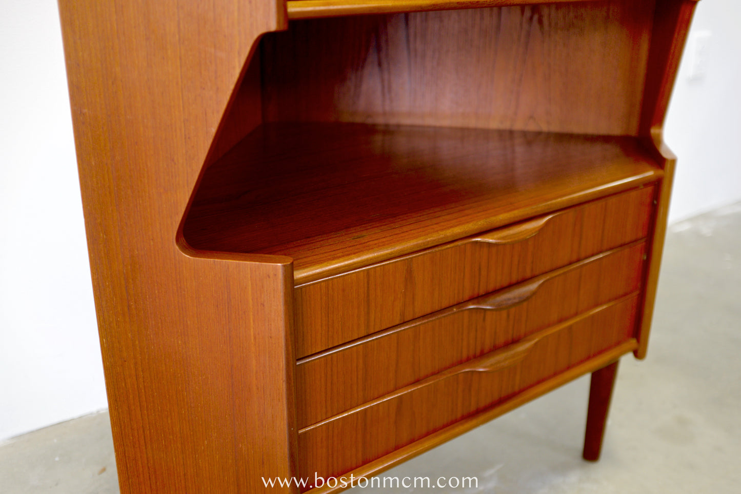 Omann Jun. Møbelfabrik Teak Corner Cabinet with Bar - #A1806