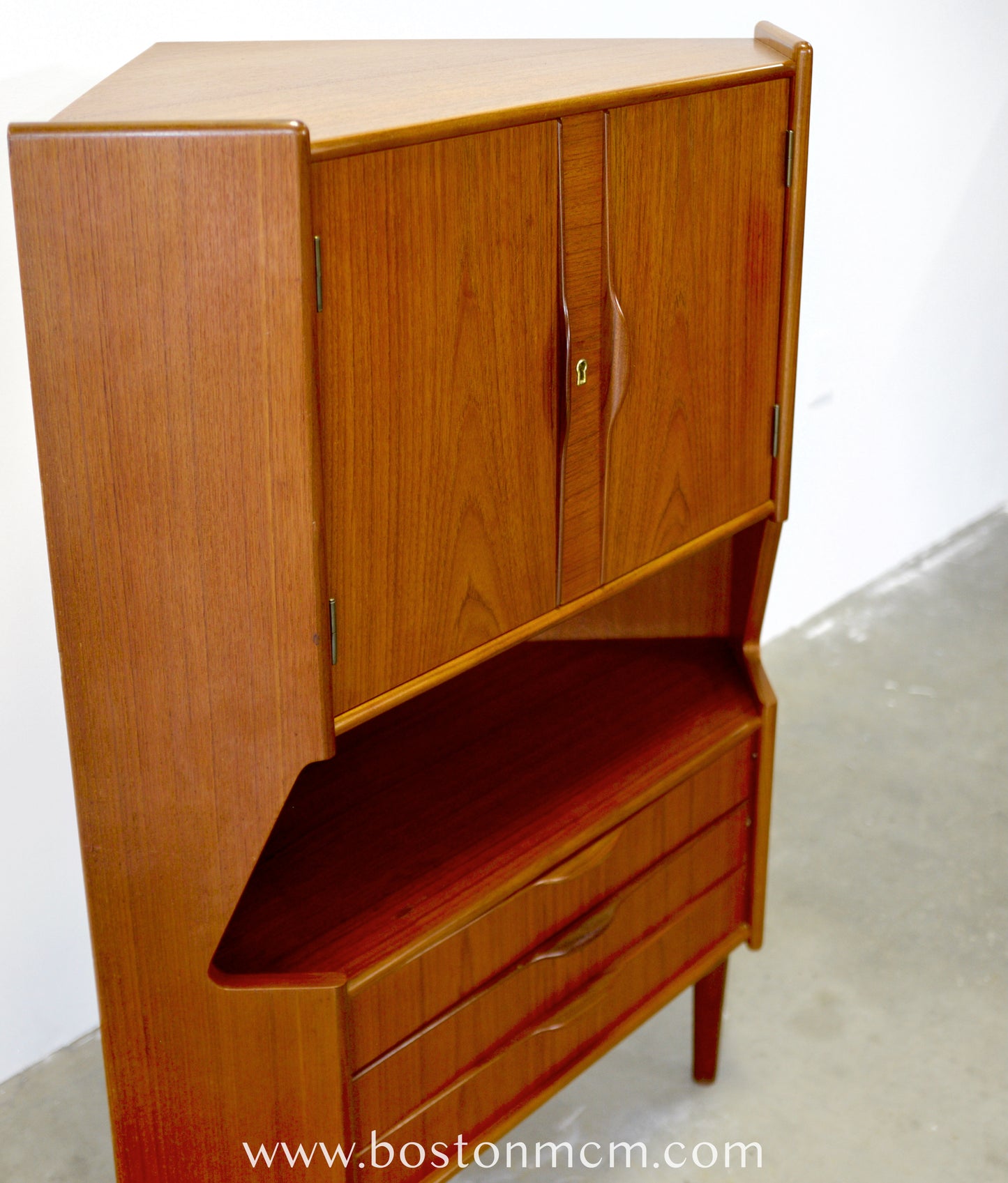 Omann Jun. Møbelfabrik Teak Corner Cabinet with Bar - #A1806