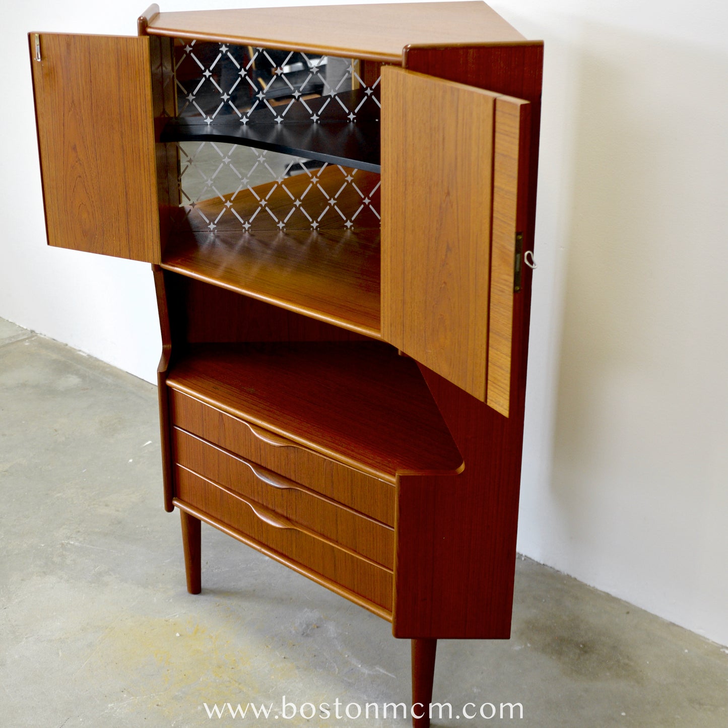 Omann Jun. Møbelfabrik Teak Corner Cabinet with Bar - #A1806