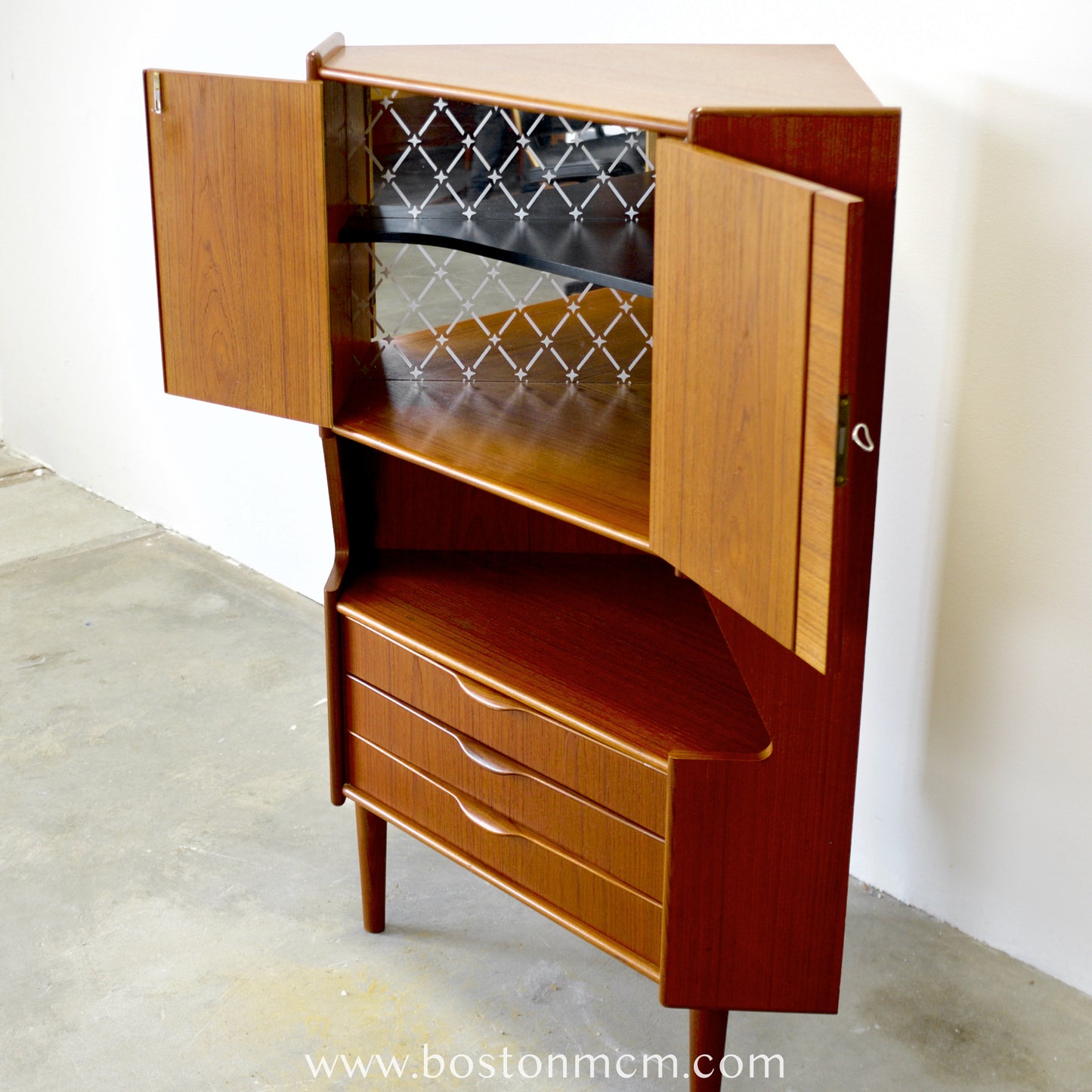 Omann Jun. Møbelfabrik Teak Corner Cabinet with Bar - #A1806