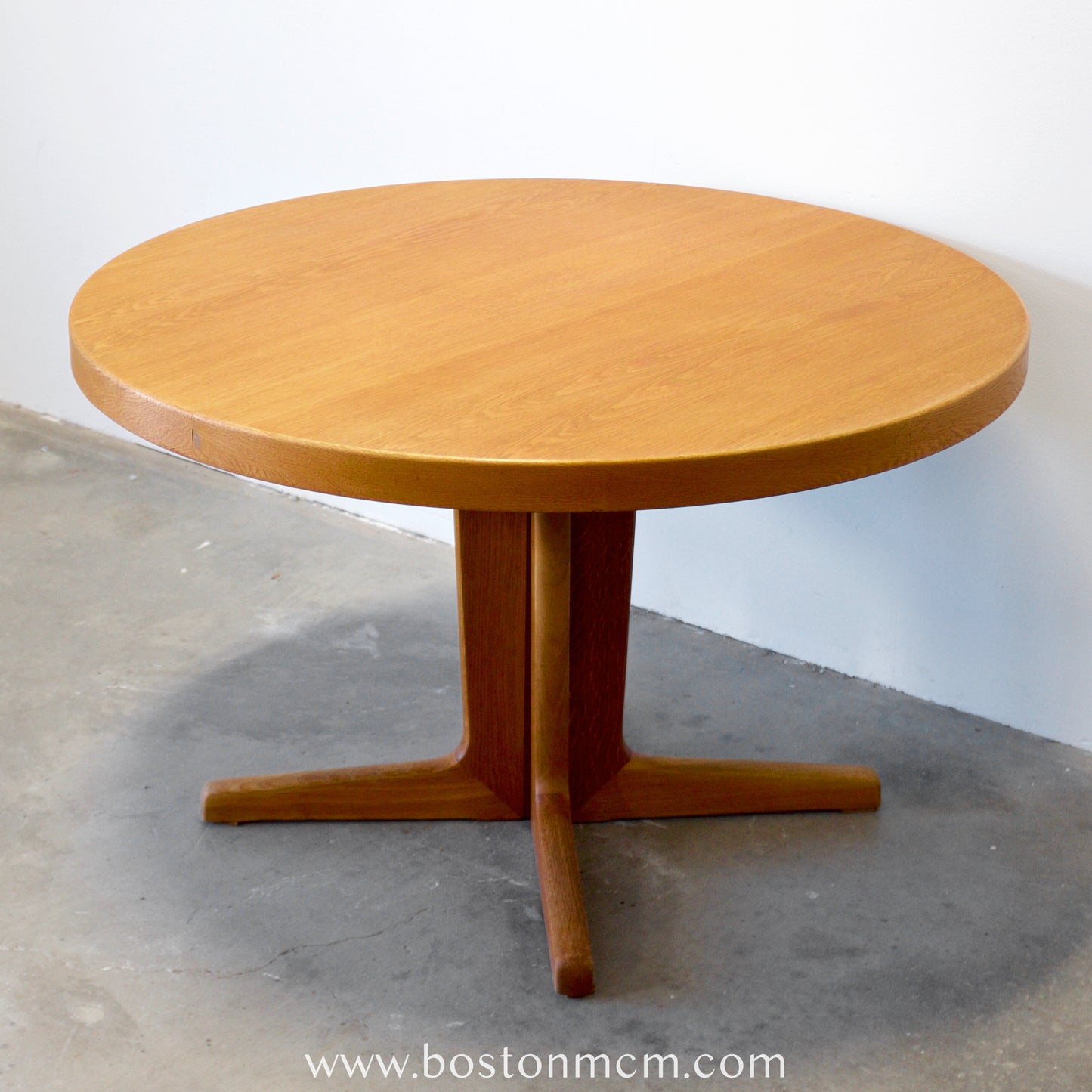 Skovby Møbelfabrik Round Dining Table - #A1534