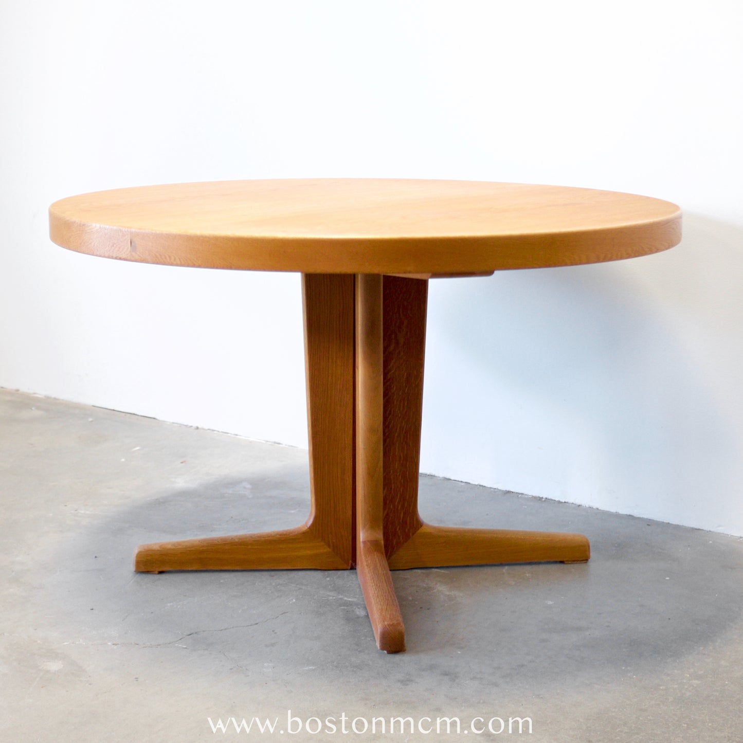 Skovby Møbelfabrik Round Dining Table - #A1534