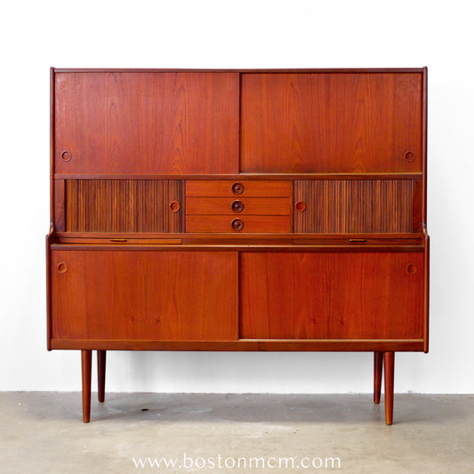 J. Skaaning & Søn Møbelfabrik Teak Highboard Designed by Johannes Andersen - #A1810