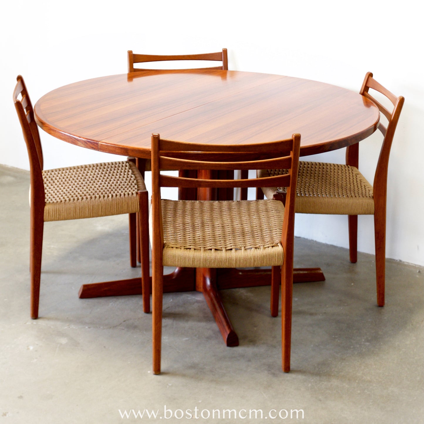 Danish Rosewood Dining Table w/ 2 Leaves - #A2198
