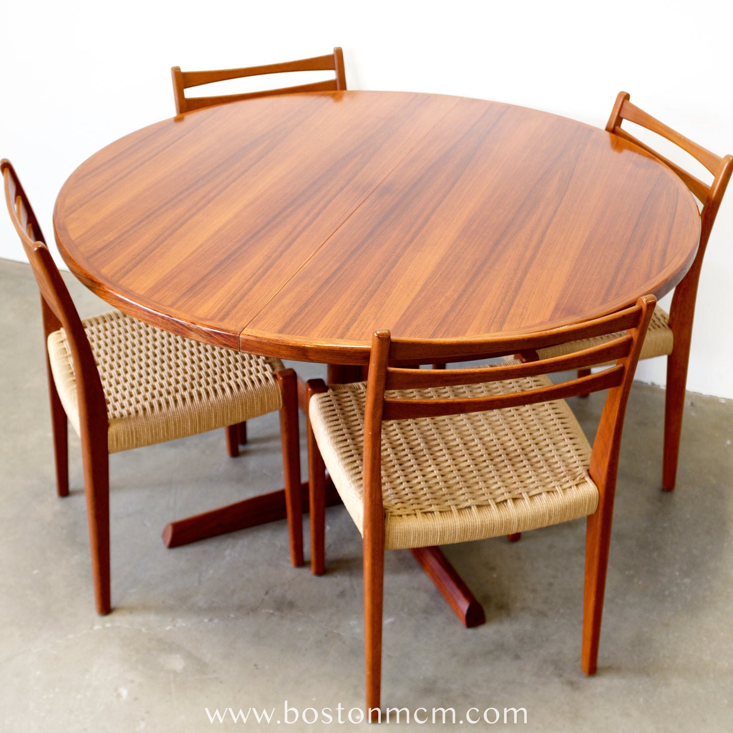 Danish Rosewood Dining Table w/ 2 Leaves - #A2198