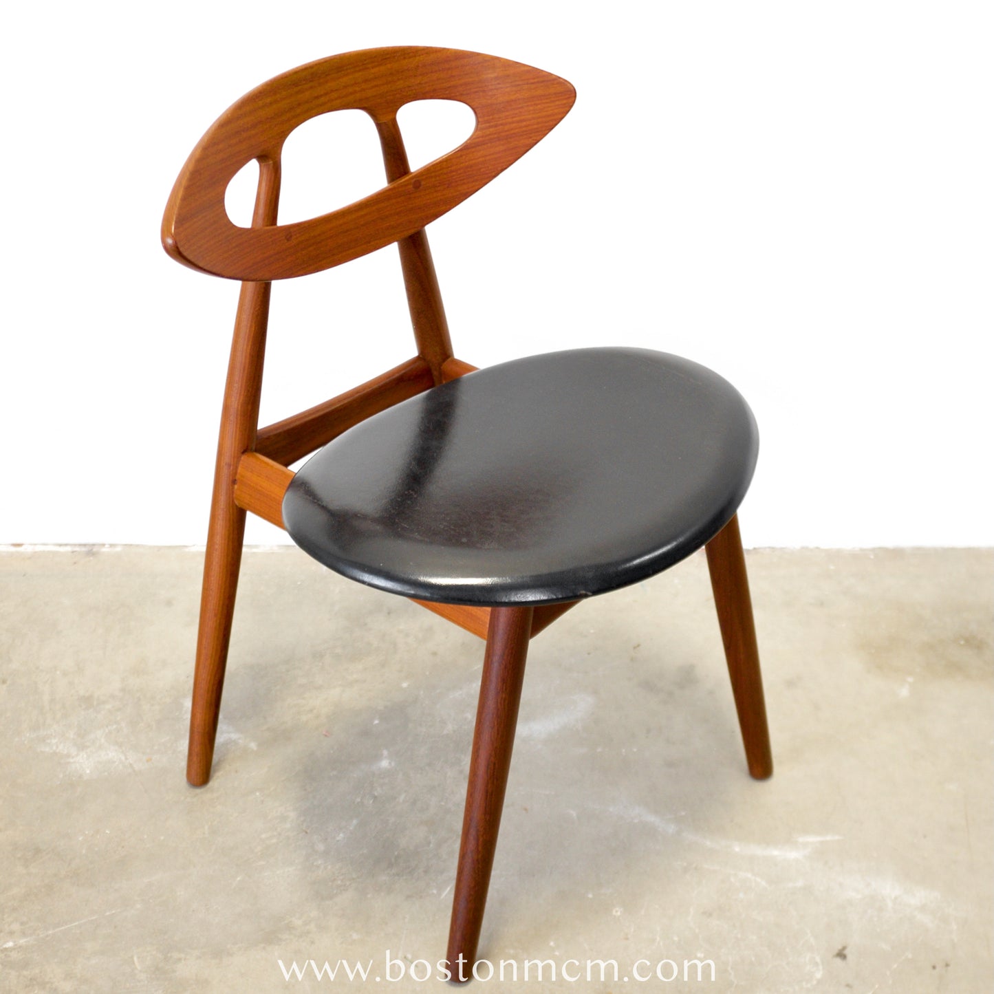 Ivan Gern Møbelfabrik Pair of Model #84 "Eye" Chairs Designed by Ejvind A. Johannson - #A2250