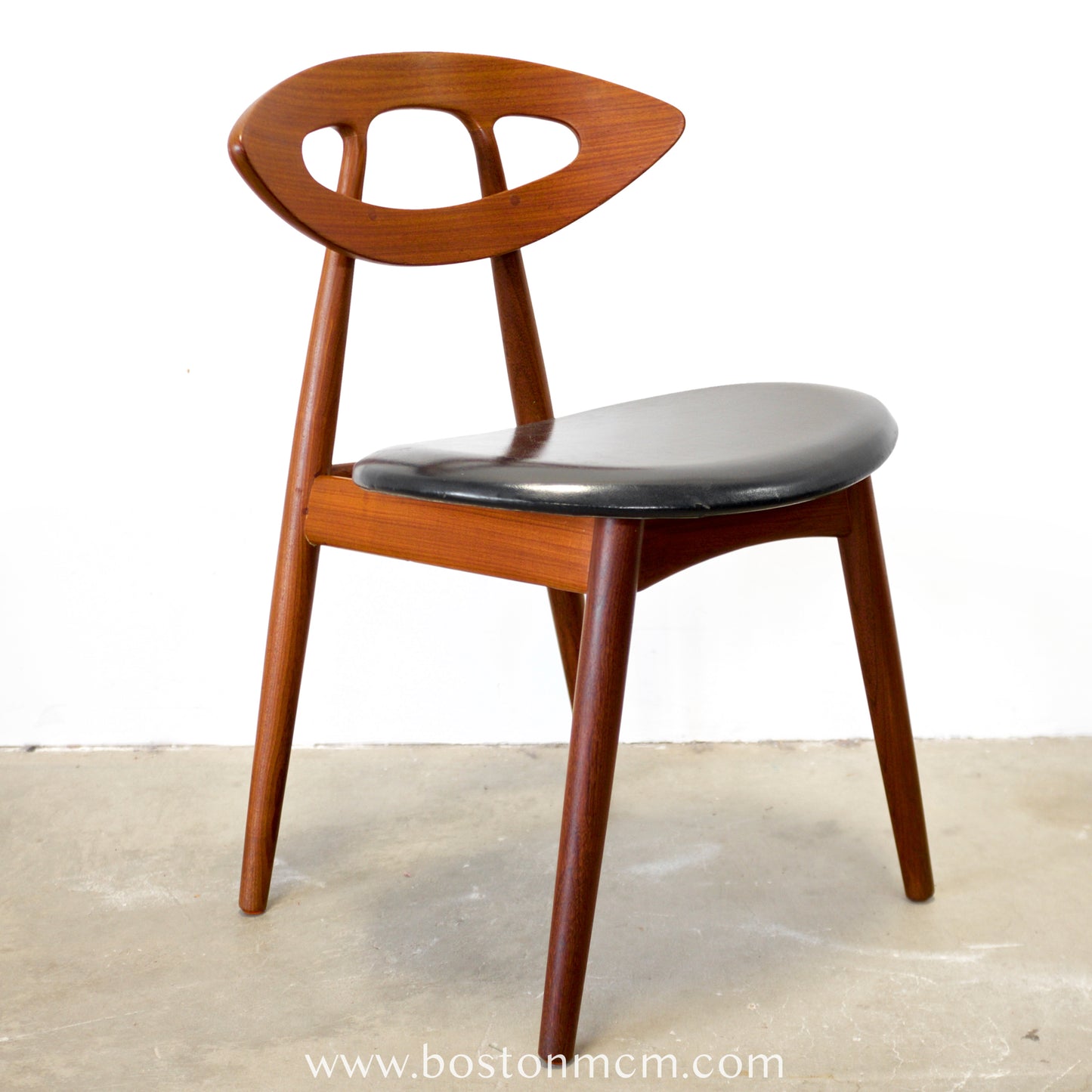 Ivan Gern Møbelfabrik Pair of Model #84 "Eye" Chairs Designed by Ejvind A. Johannson - #A2250