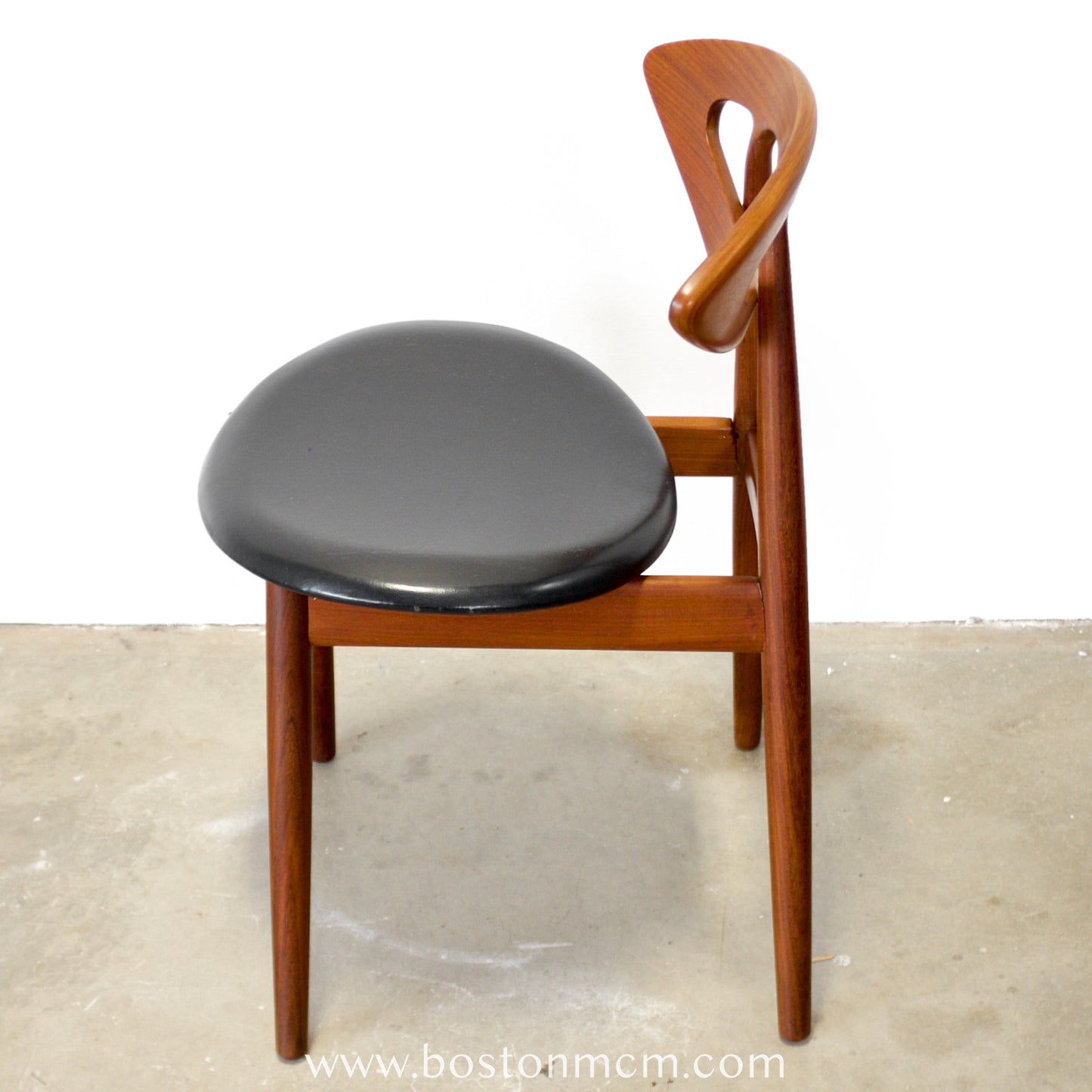 Ivan Gern Møbelfabrik Pair of Model #84 "Eye" Chairs Designed by Ejvind A. Johannson - #A2250