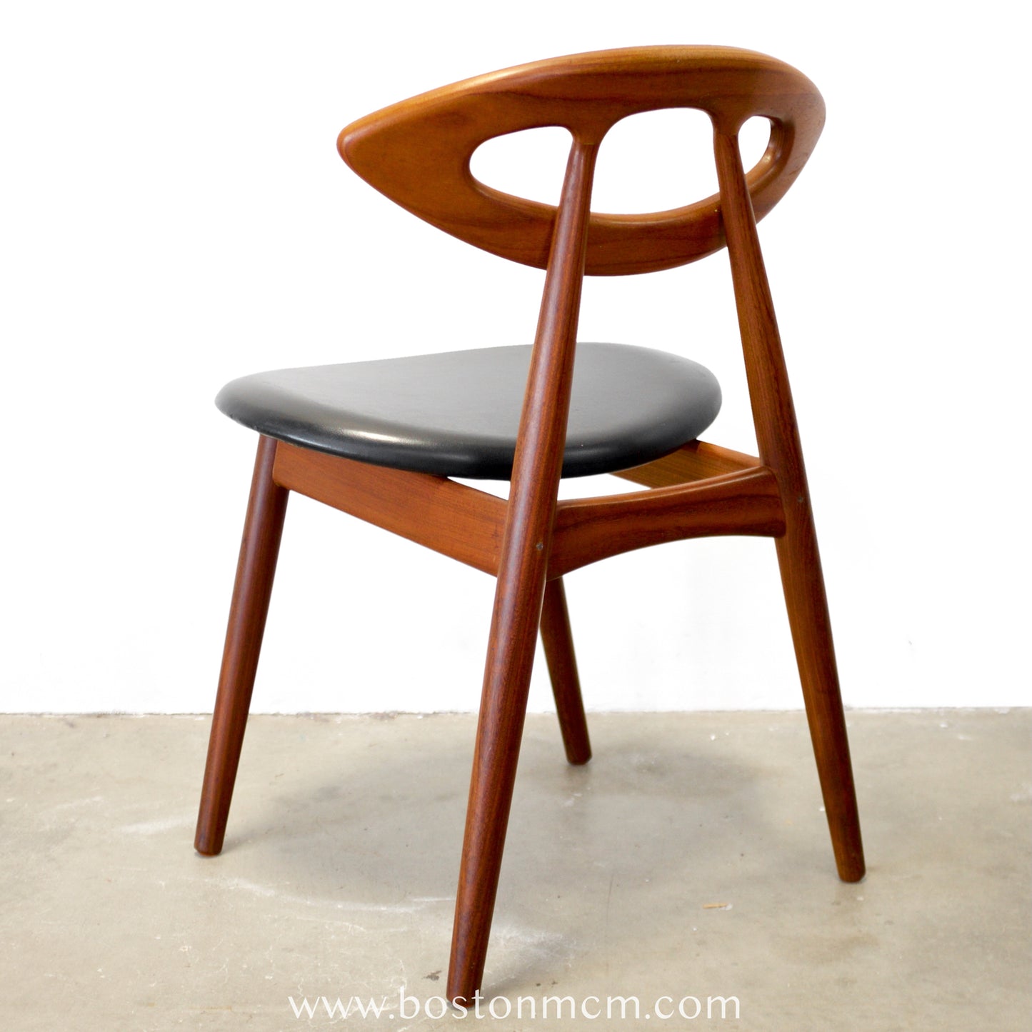 Ivan Gern Møbelfabrik Pair of Model #84 "Eye" Chairs Designed by Ejvind A. Johannson - #A2250
