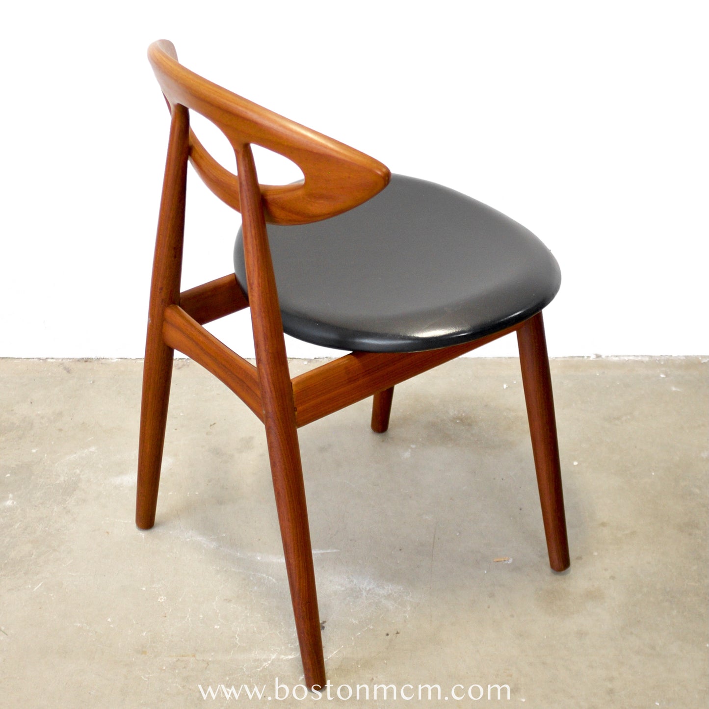 Ivan Gern Møbelfabrik Pair of Model #84 "Eye" Chairs Designed by Ejvind A. Johannson - #A2250