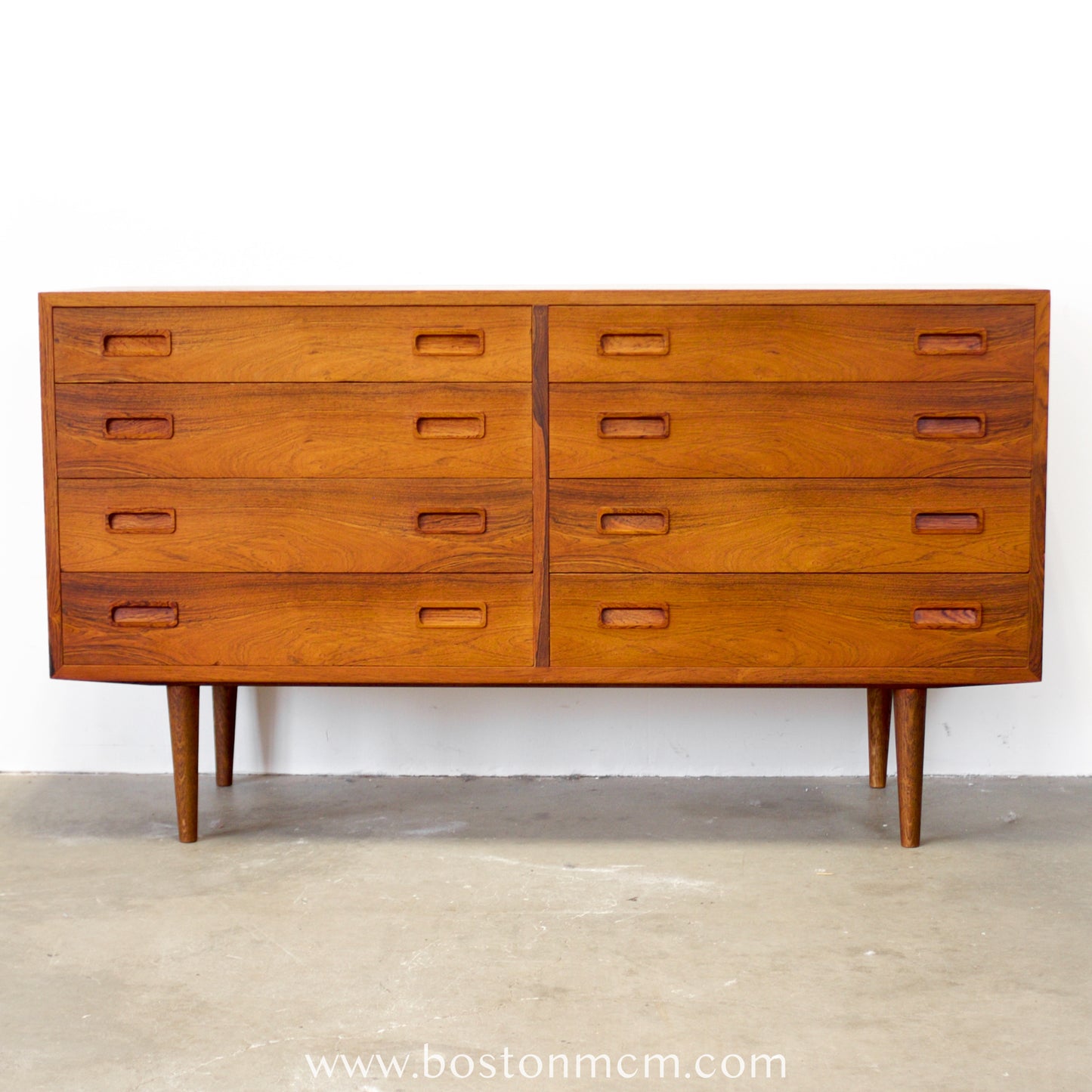 Hundevad & Co. Rosewood Model HU 40/16 Low Dresser Designed by Carlo Jensen