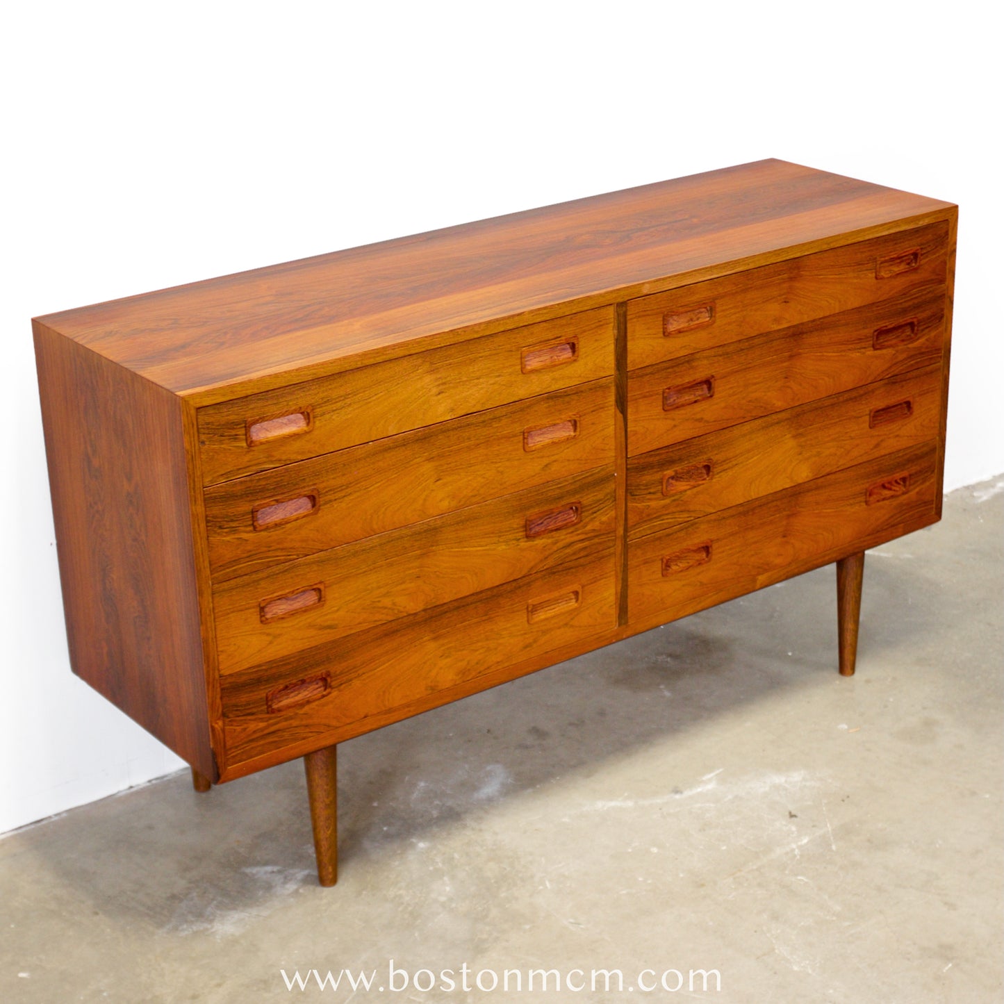 Hundevad & Co. Rosewood Model HU 40/16 Low Dresser Designed by Carlo Jensen